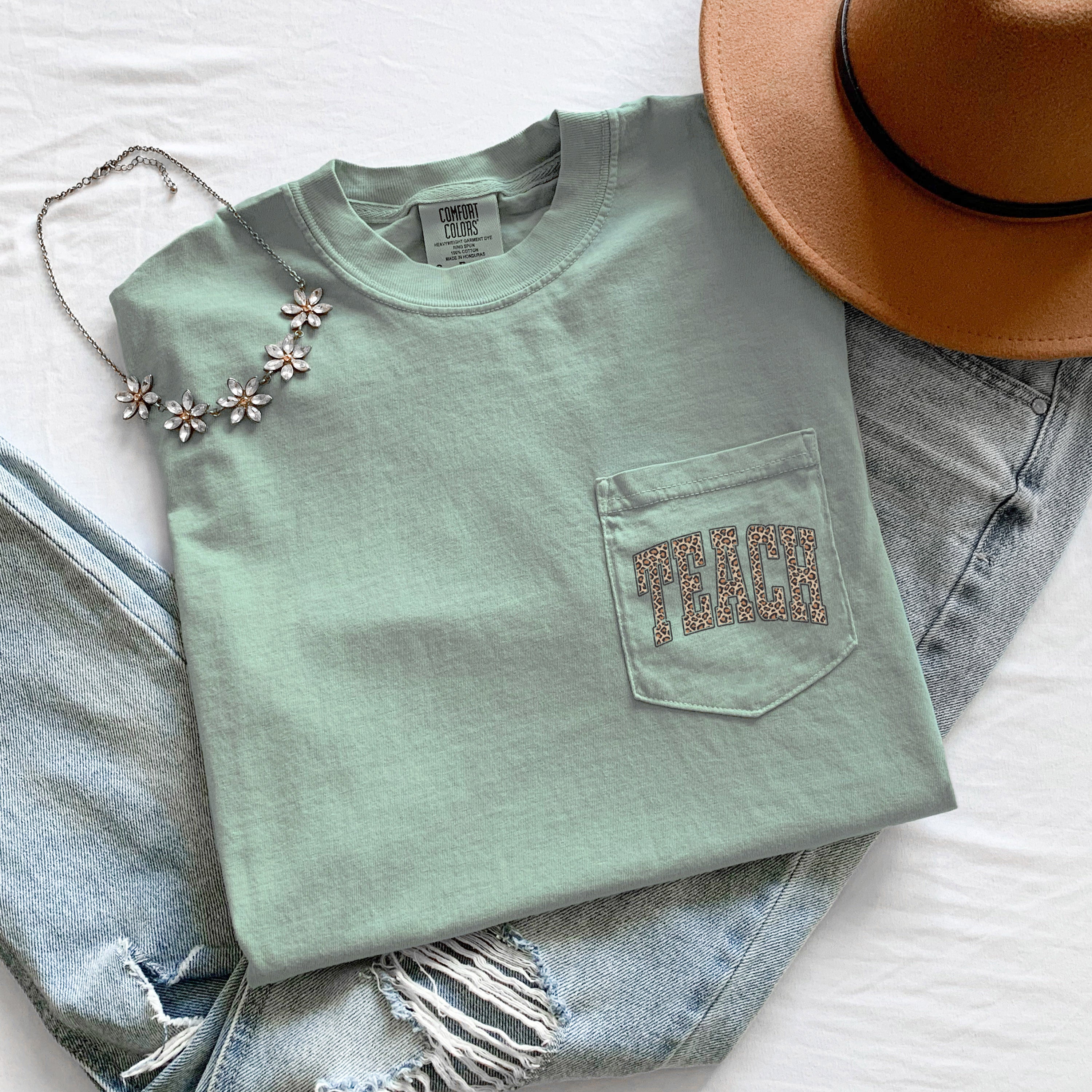 Teacher Teach back to school Comfort Colors Pocket T Shirt (Leopard)