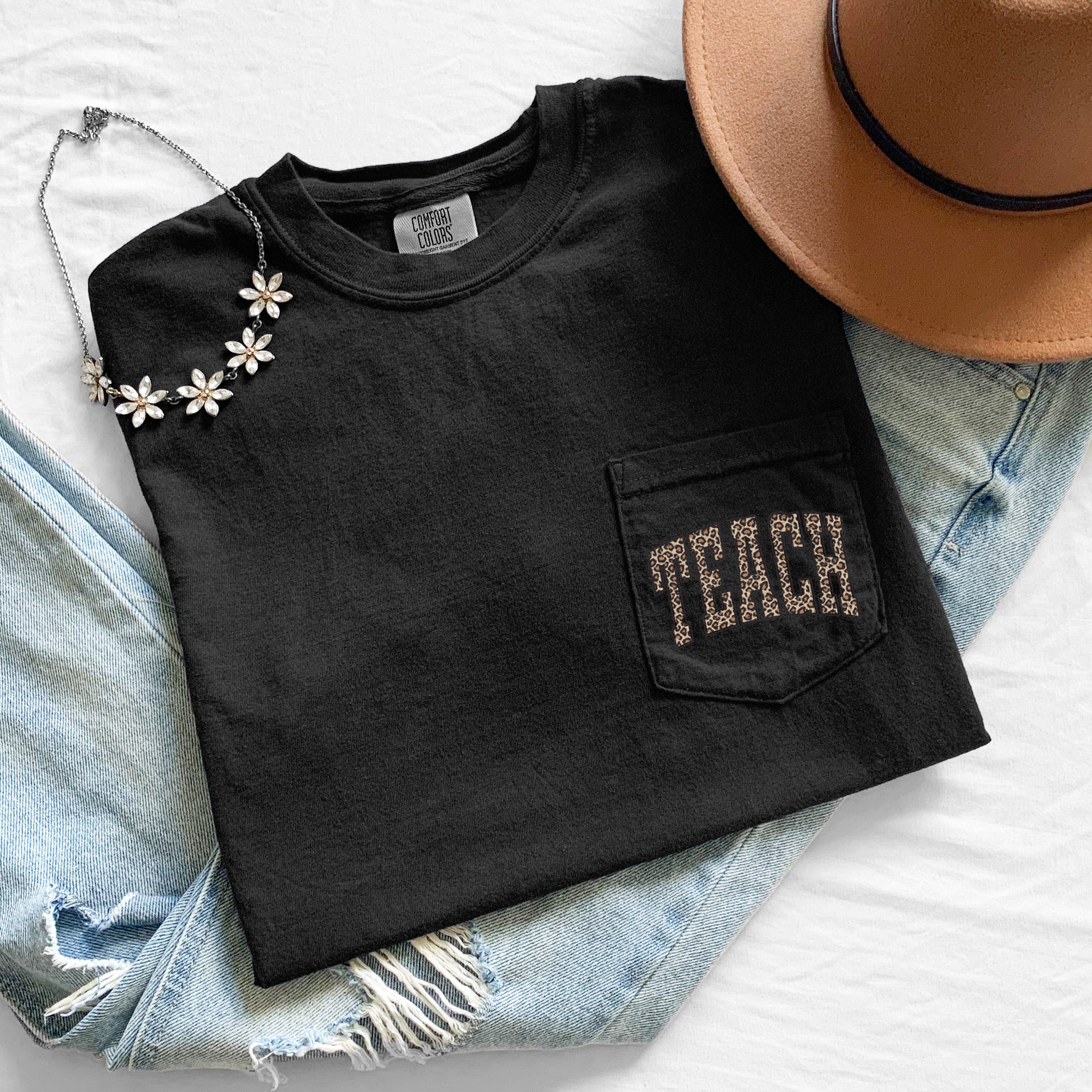 Teacher Teach back to school Comfort Colors Pocket T Shirt (Leopard)
