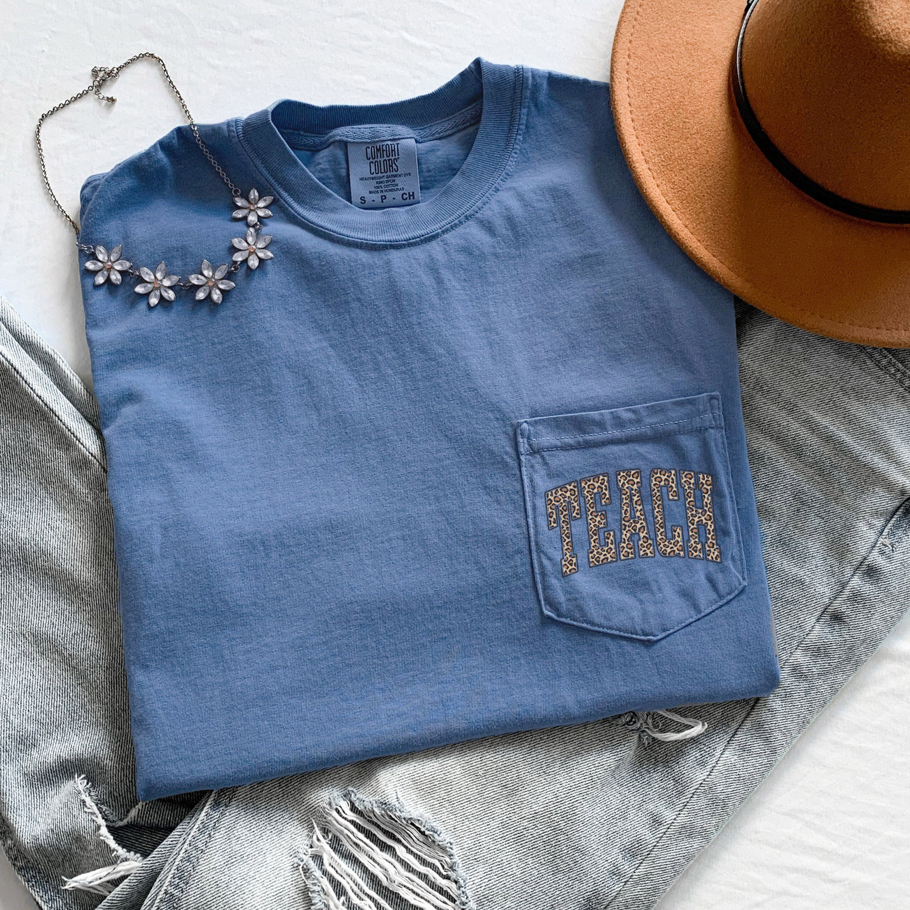 Teacher Teach back to school Comfort Colors Pocket T Shirt (Leopard)