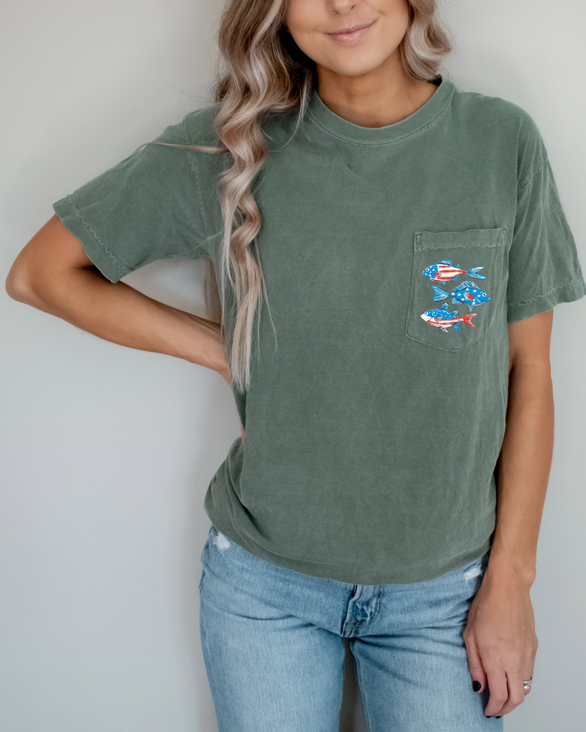 American Flag USA Fish Sardines Comfort Colors Pocket T-Shirt – Independence Day & Memorial Day Patriotic Veterans