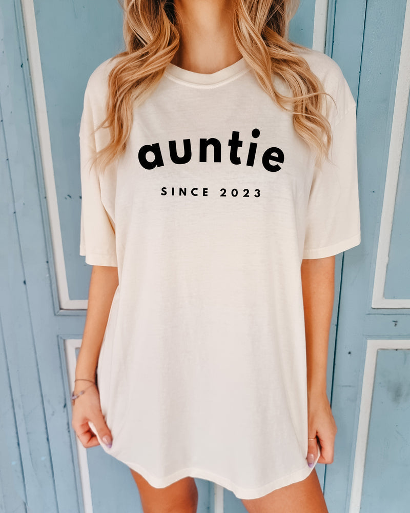 Aunt Personalized Est Year Comfort Colors Graphic Tees (Sportan Font)