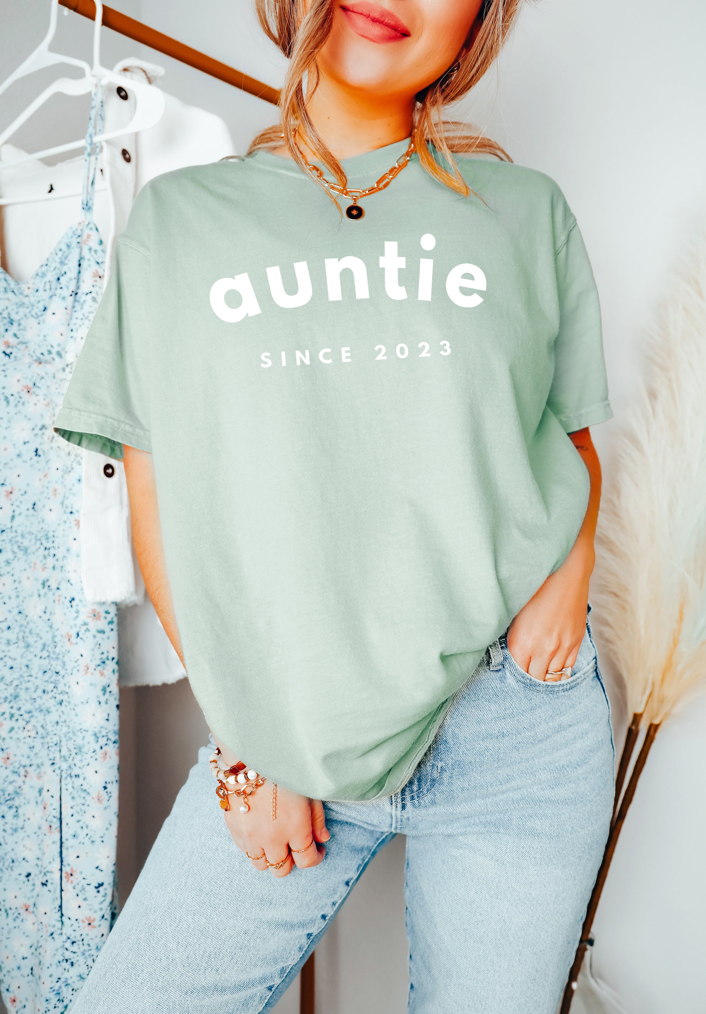 Aunt Personalized Est Year Comfort Colors T Shirt (sportan font)