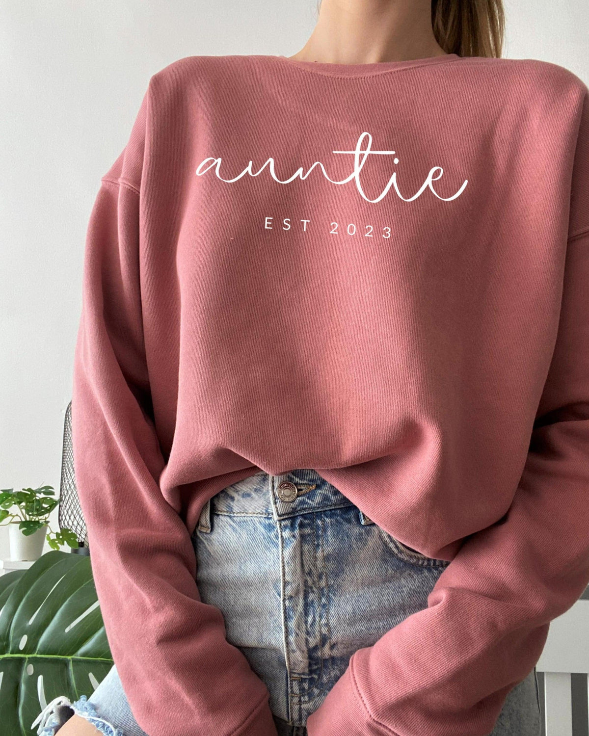 Auntie Est 2023 Drop Shoulder Sponge Fleece Crewneck Sweatshirt (Cursive 2)
