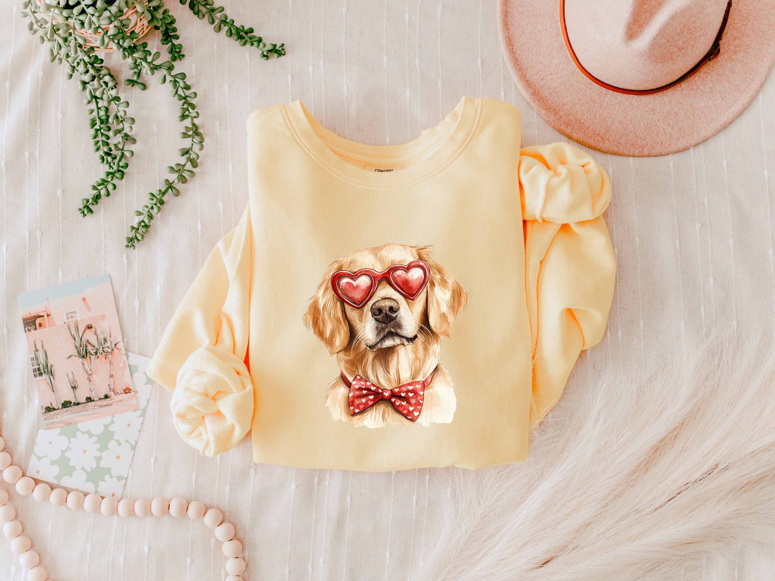 Golden Retriever Dog Mom Garment Dyed Comfort Colors Sweatshirt (Valentine's Day)