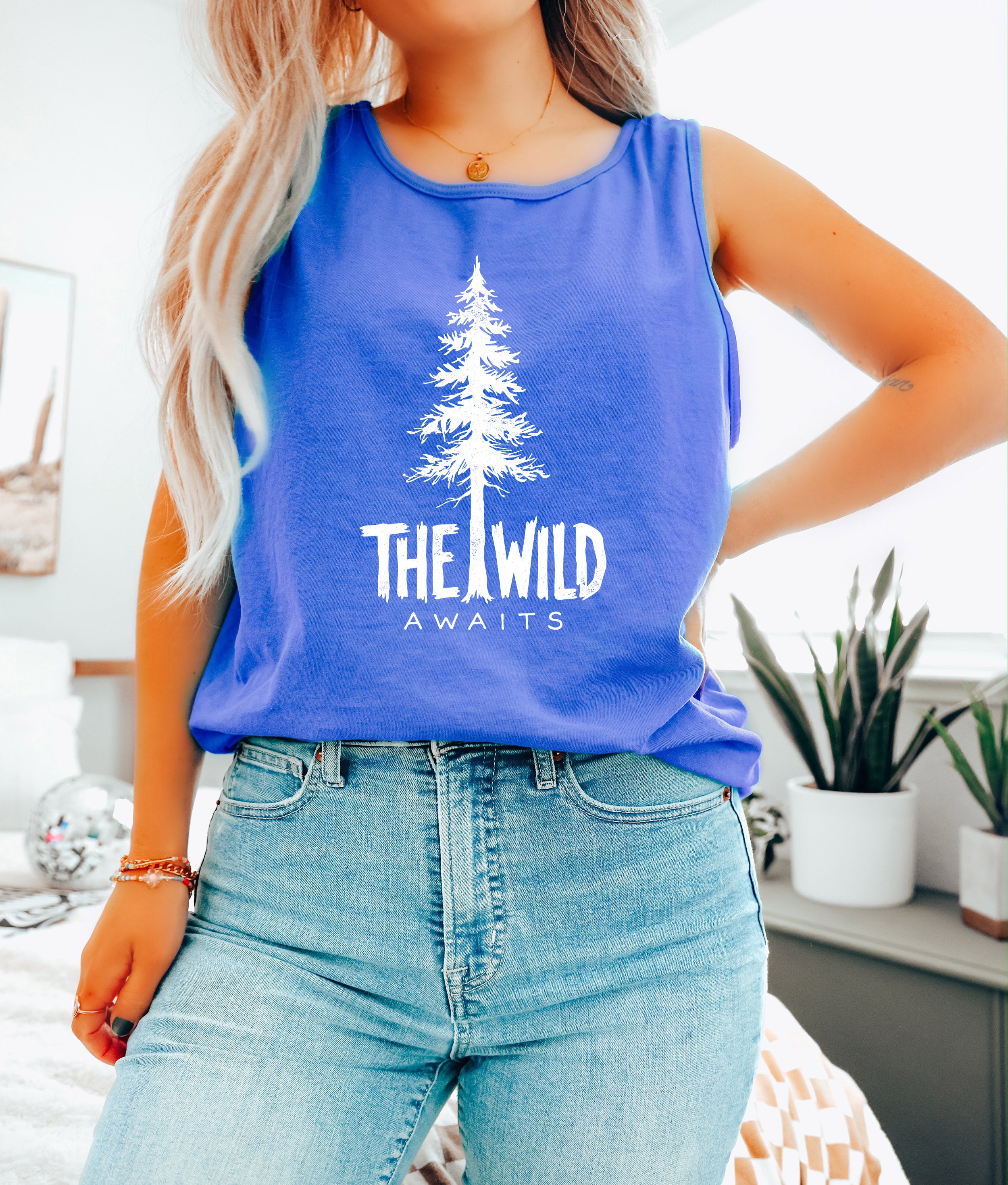 The Wild Awaits Lake Camping Comfort Colors Tank Top – Mountain Hiking Camping Vacation Nature Lake Beach