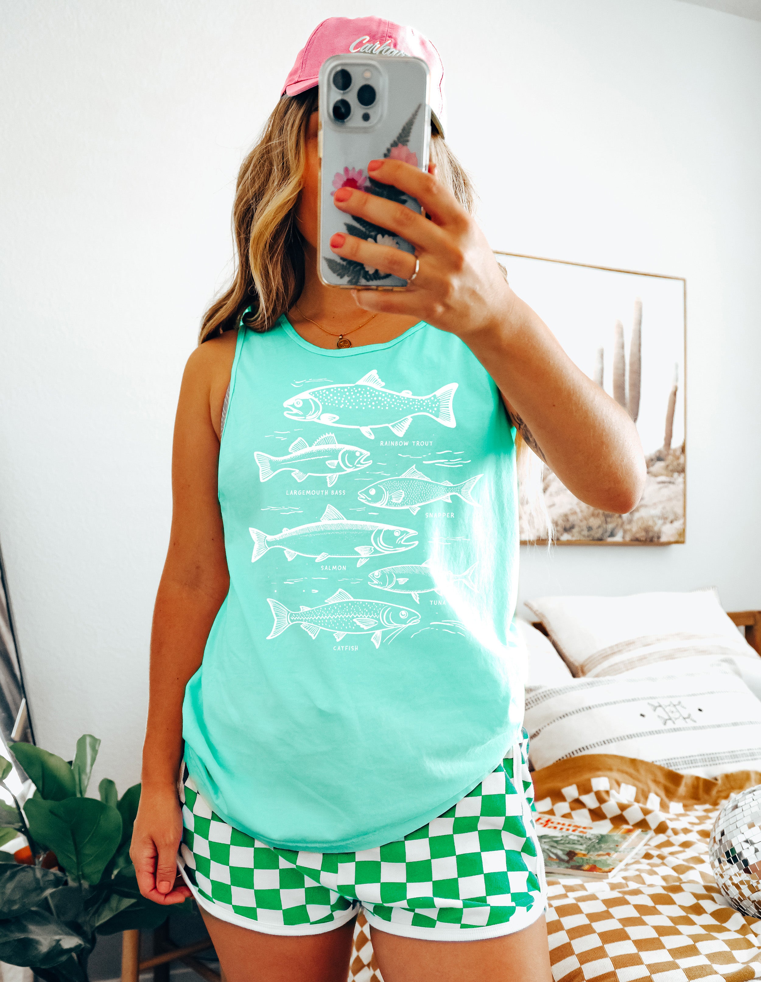 Salmon Fishing Lake Beach Comfort Colors Tank Top – Mountain Hiking Camping Vacation Nature Graphic