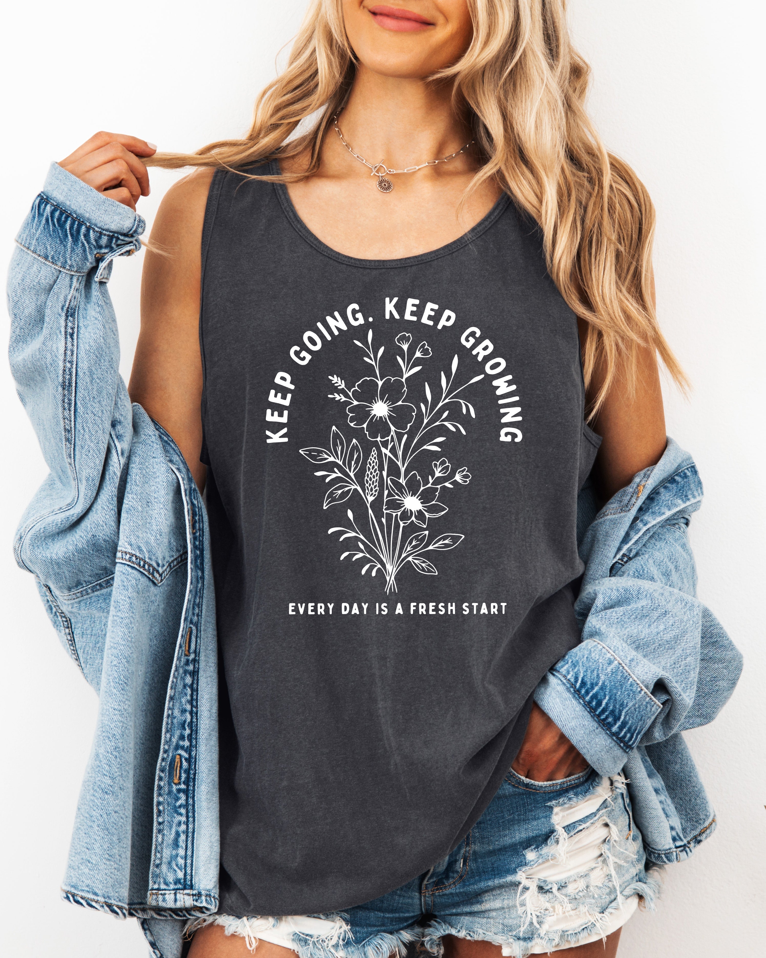 Keep going Keep Growing Flower Nature Comfort Colors Tank Top – Mountain Hiking Camping Vacation Nature Lake Beach (Copy)