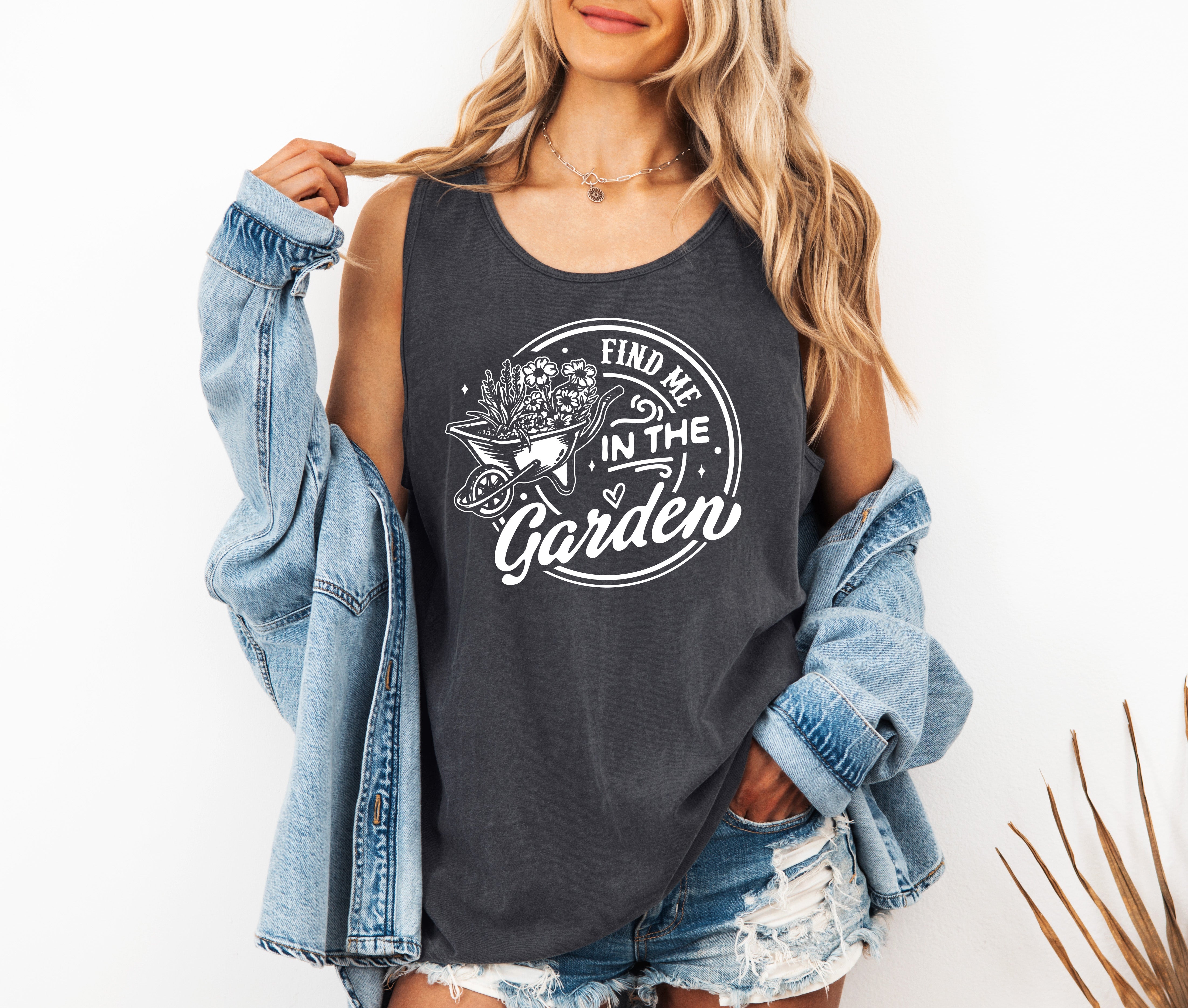 Find me in the Garden Comfort Colors Tank Top – Mountain Hiking Camping Vacation Nature Lake Beach Graphic (Copy)