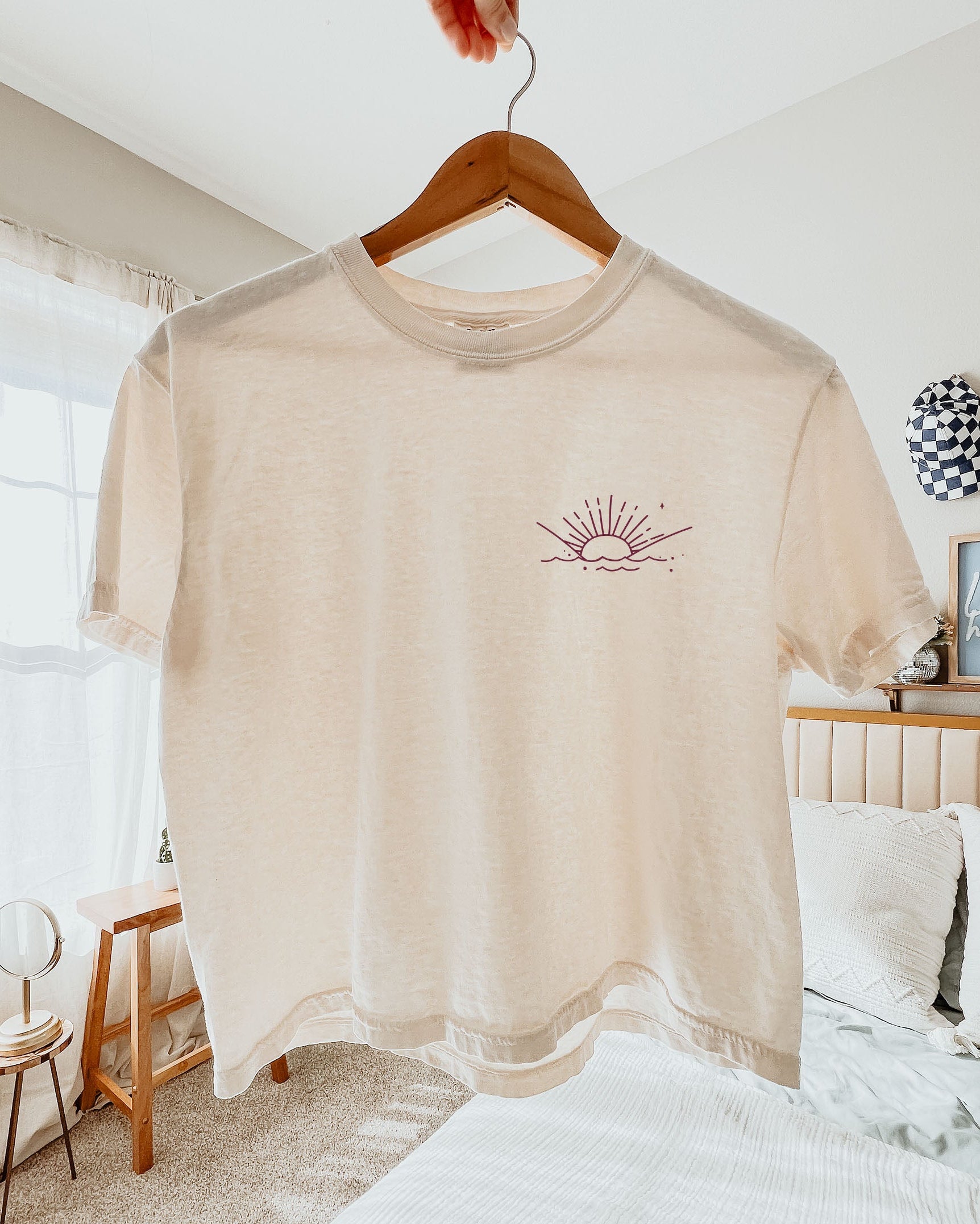 Stay Wild Garment Dyed Women’s Cropped T-Shirt – Camping Nature Hiking