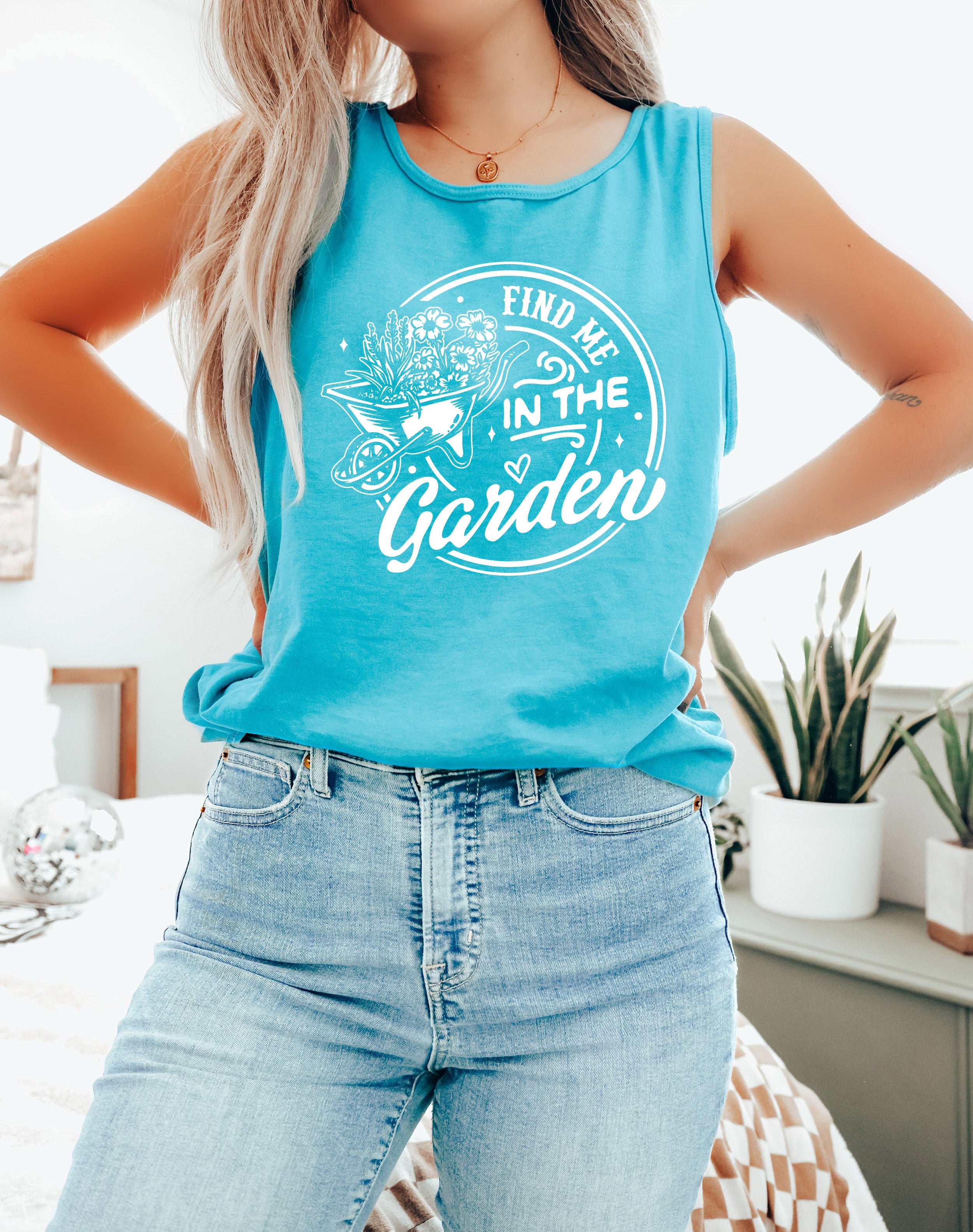 Find me in the Garden Comfort Colors Tank Top – Mountain Hiking Camping Vacation Nature Lake Beach Graphic (Copy)