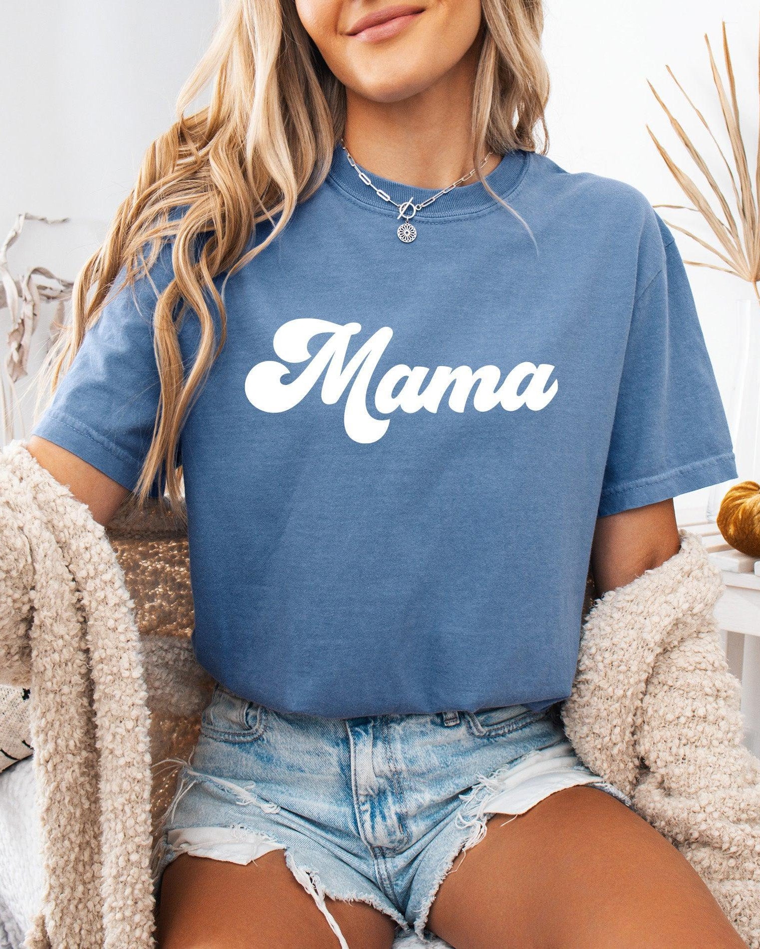 Mama Comfort Colors T Shirt (Groovy)