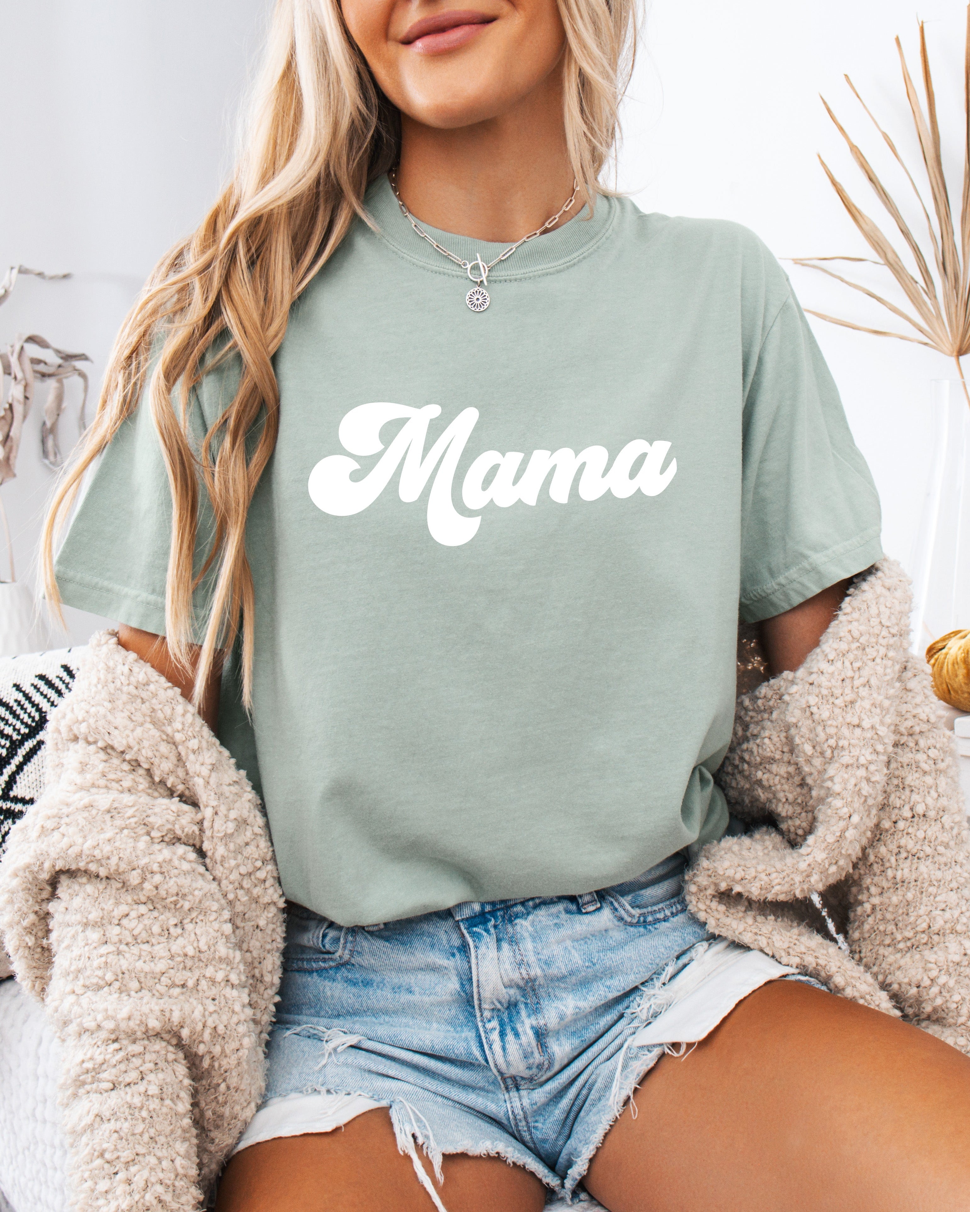 Mama Comfort Colors T Shirt (Groovy)