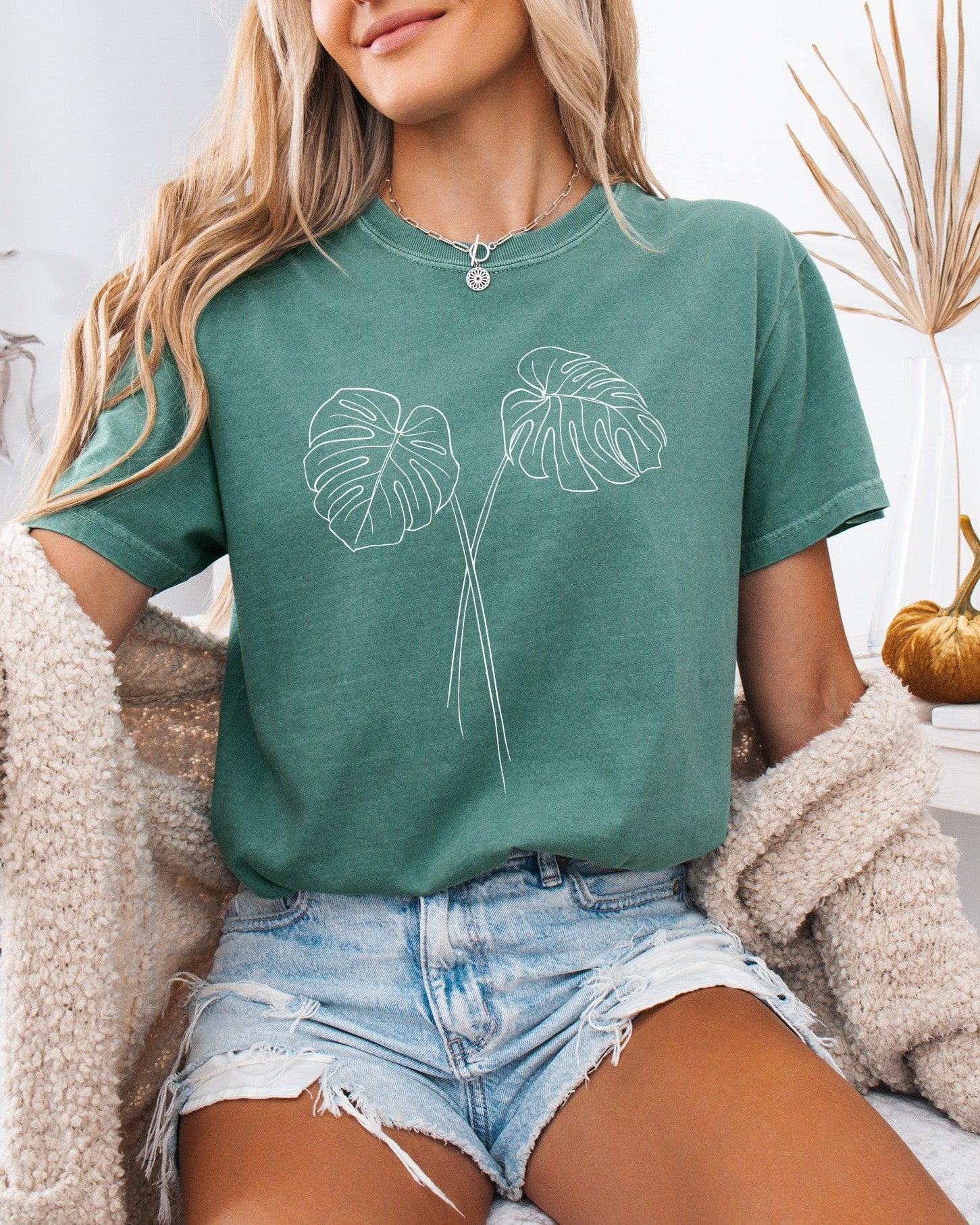 Monstera botanical Comfort Colors T Shirt (Monstera 2 leaves)