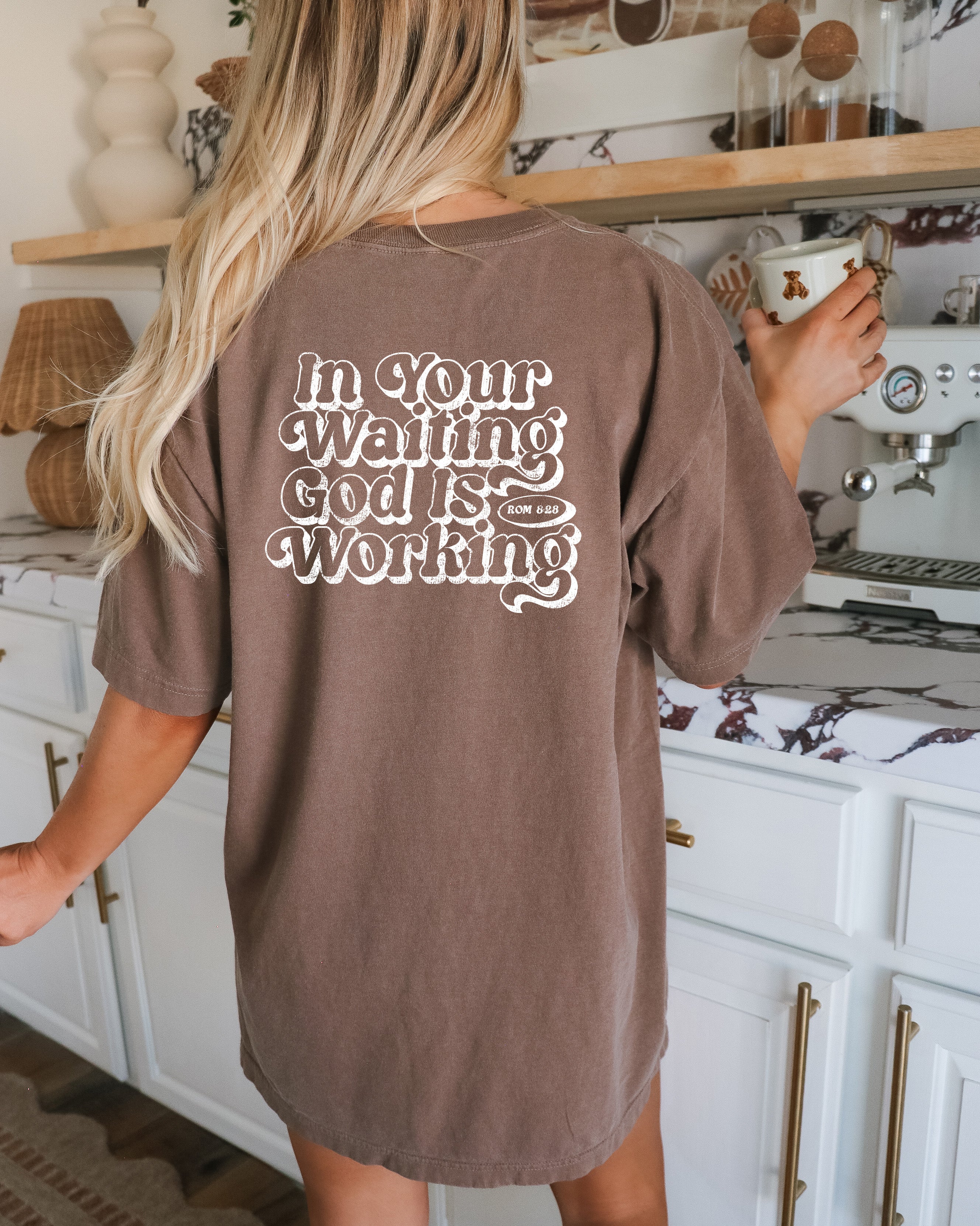 In the waiting God is working Comfort Colors T Shirt Religious Jesus Bible (Outlined Groovy)