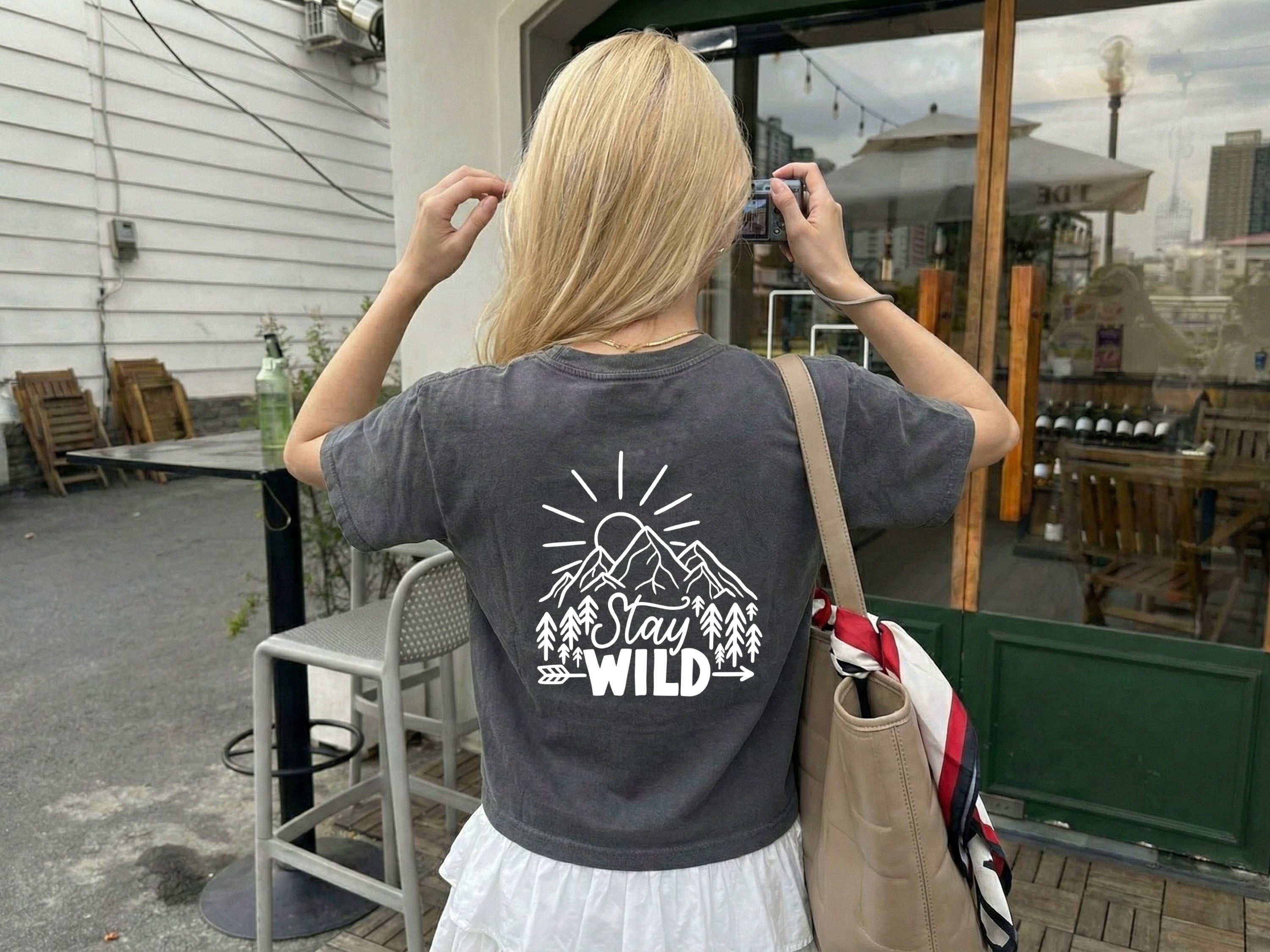 Stay Wild Garment Dyed Women’s Cropped T-Shirt – Camping Nature Hiking