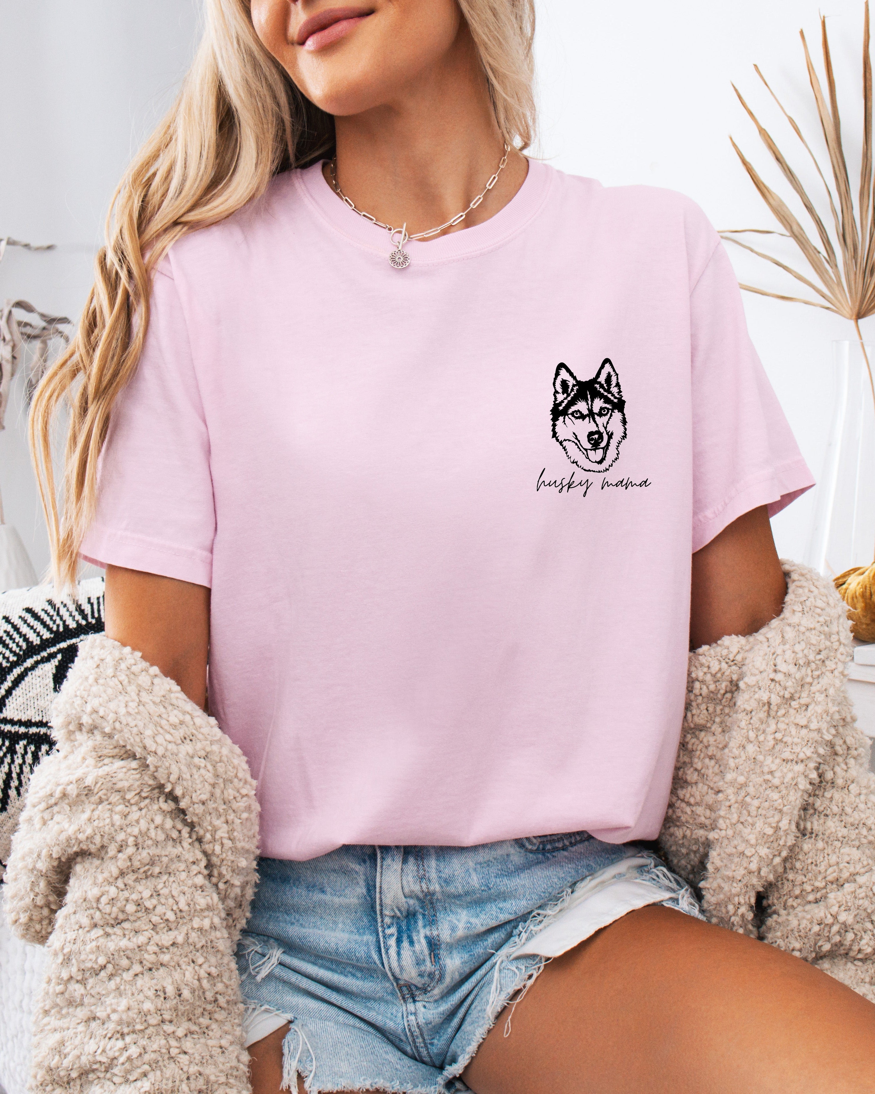 Siberian Husky Dog Mom Comfort Colors T Shirt (left chest)