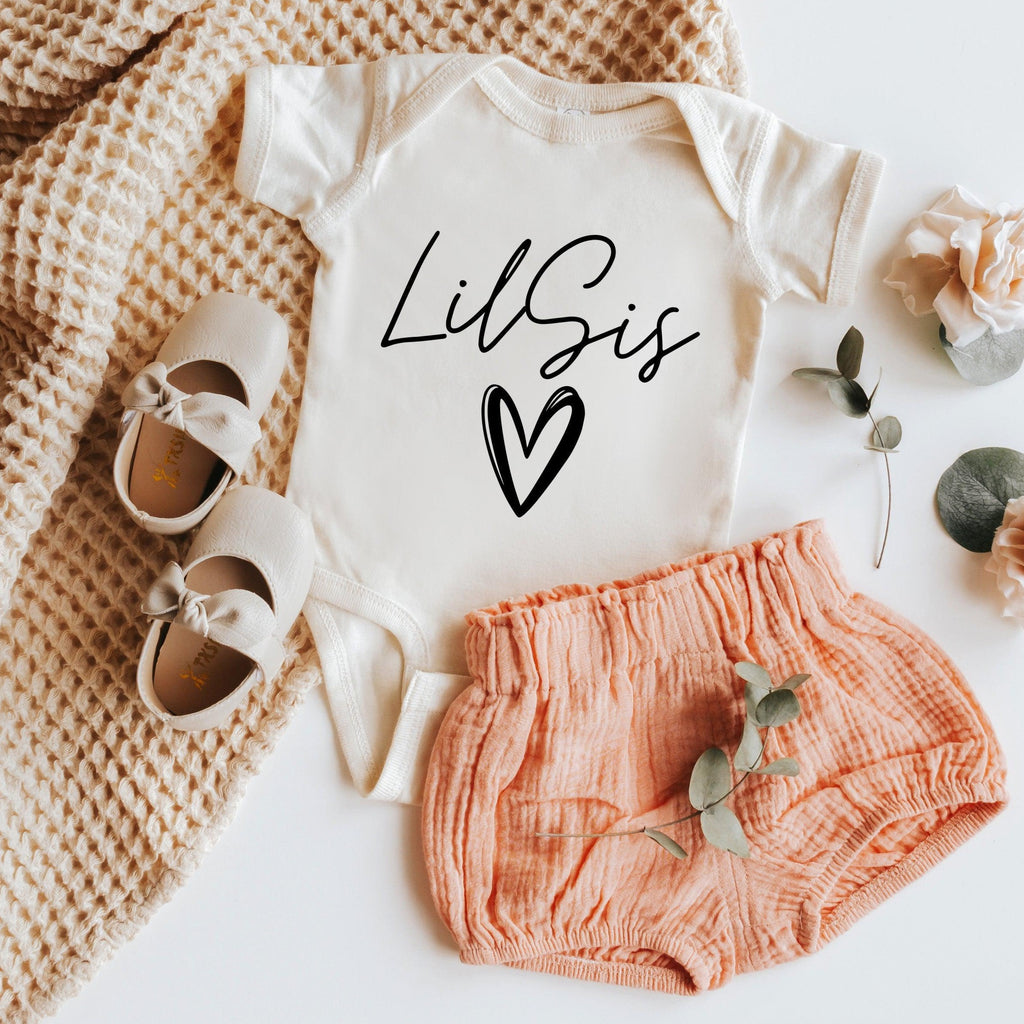 Lil sis heart baby Onesie (Cursive) - Pregnancy Announcement Sibling shirts, Lil sister, Little sister