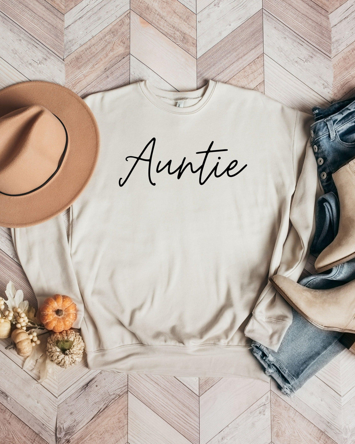 Auntie Drop Shoulder Sponge Fleece Crewneck Sweatshirt (Cursive)
