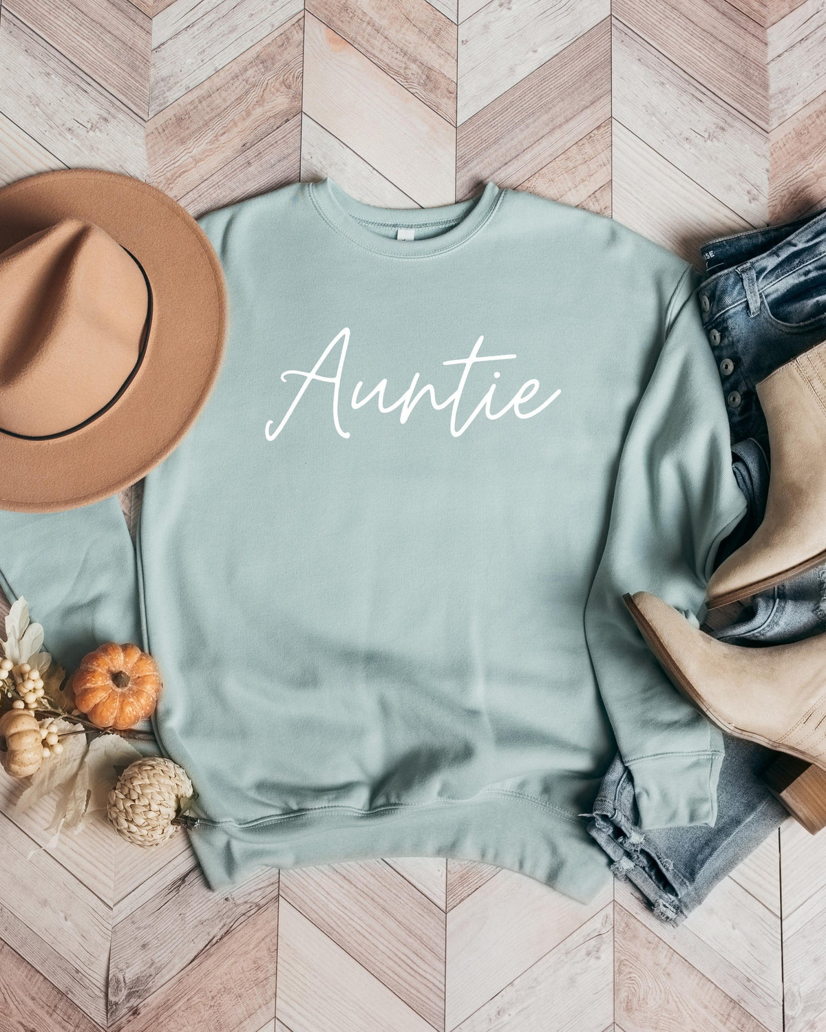 Auntie Drop Shoulder Sponge Fleece Crewneck Sweatshirt (Cursive)