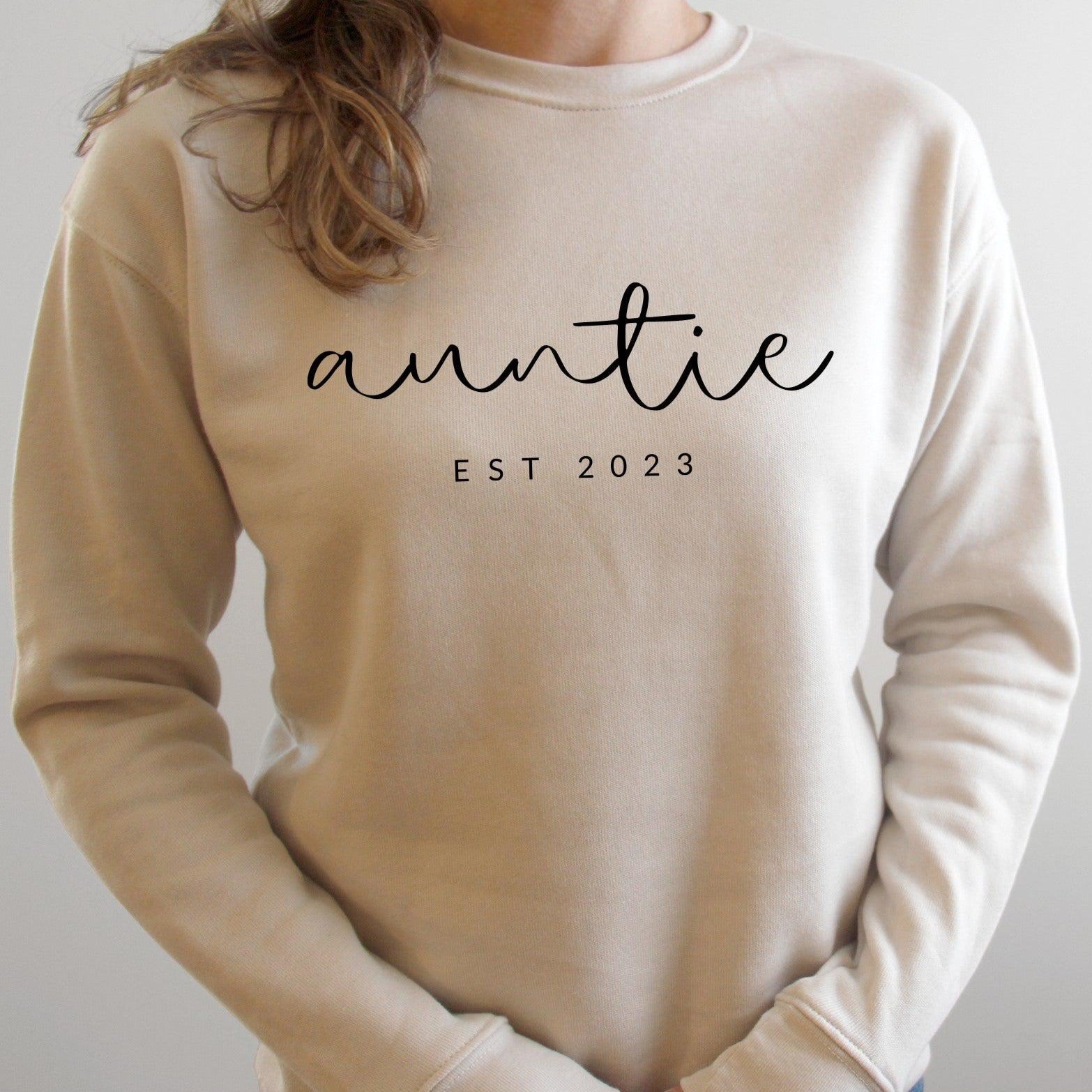 Auntie Est 2023 Drop Shoulder Sponge Fleece Crewneck Sweatshirt (Cursive 2)