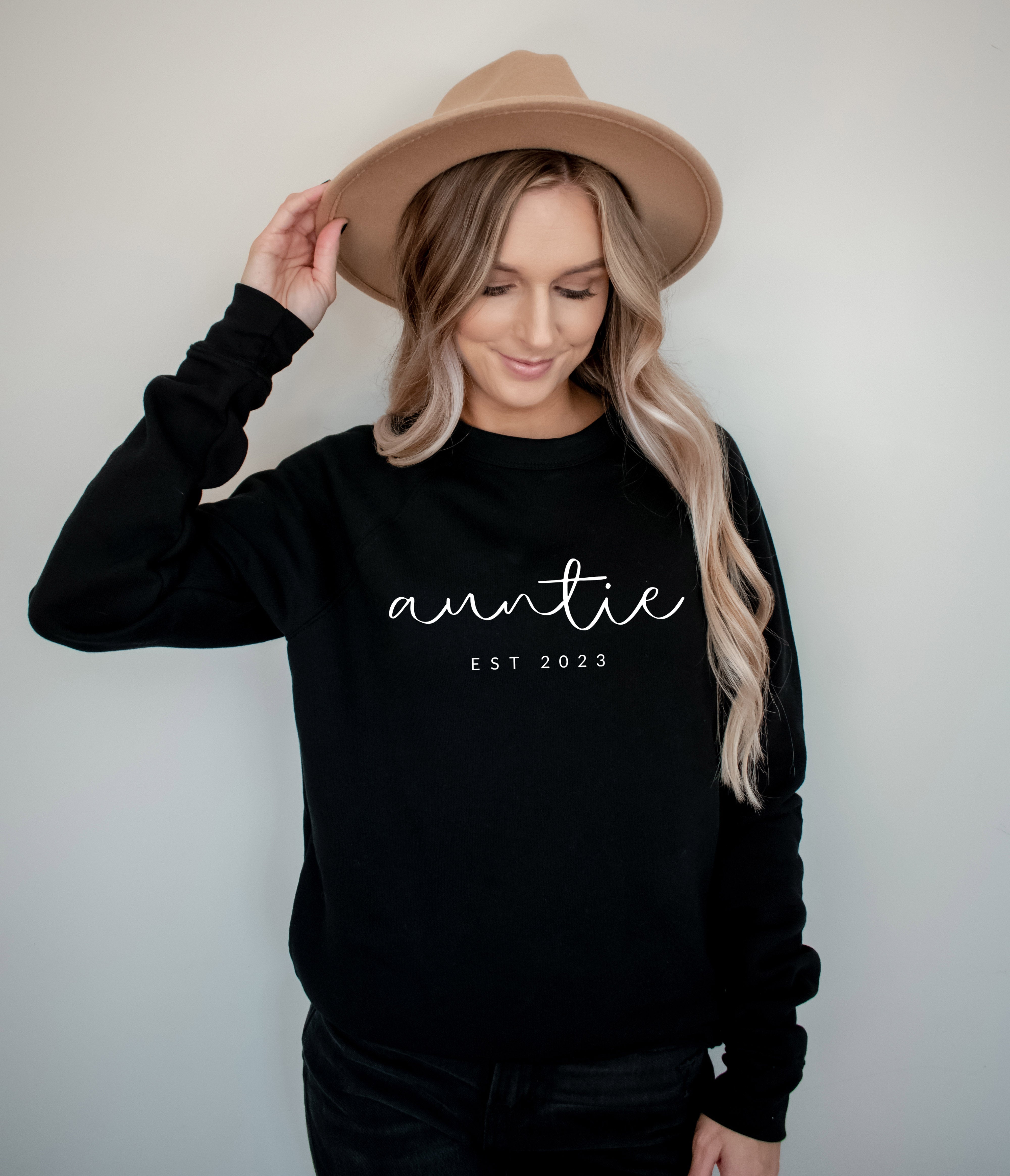 Auntie Est 2023 Drop Shoulder Sponge Fleece Crewneck Sweatshirt (Cursive 2)