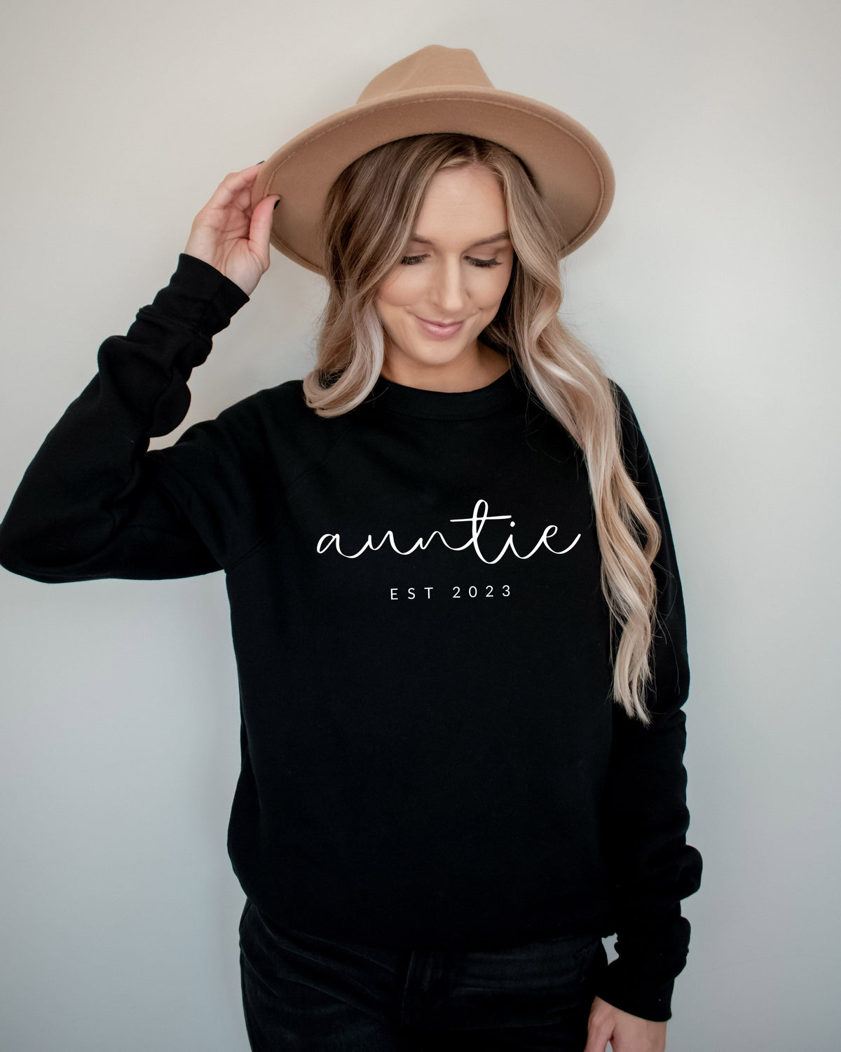 Auntie Est 2023 Drop Shoulder Sponge Fleece Crewneck Sweatshirt (Cursive 2)