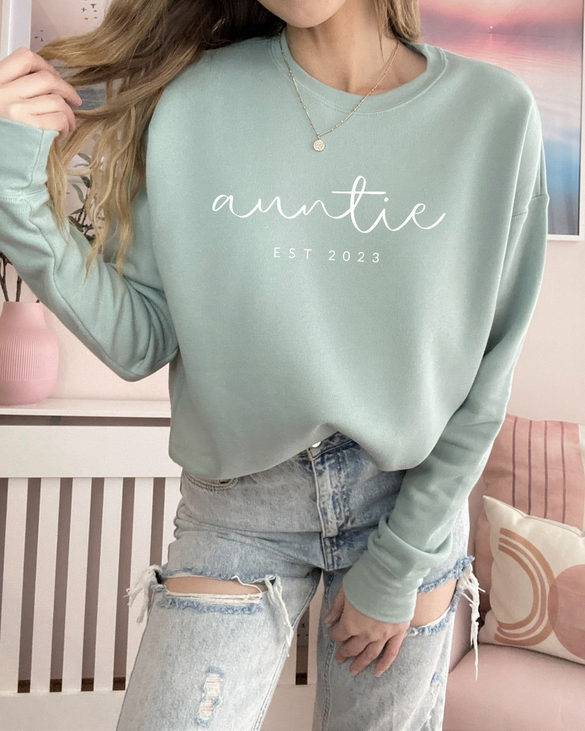 Auntie Est 2023 Drop Shoulder Sponge Fleece Crewneck Sweatshirt (Cursive 2)