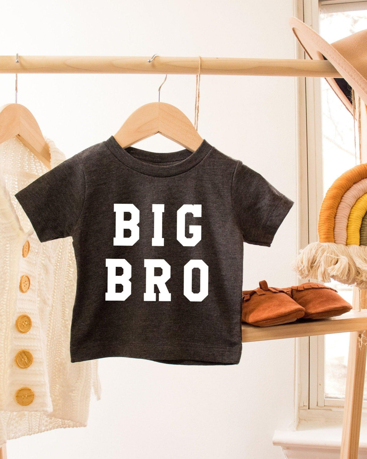 Big bro Baby and Toddler T-Shirt | Big brother Pregnancy announcement Sibling Shirt (Block)