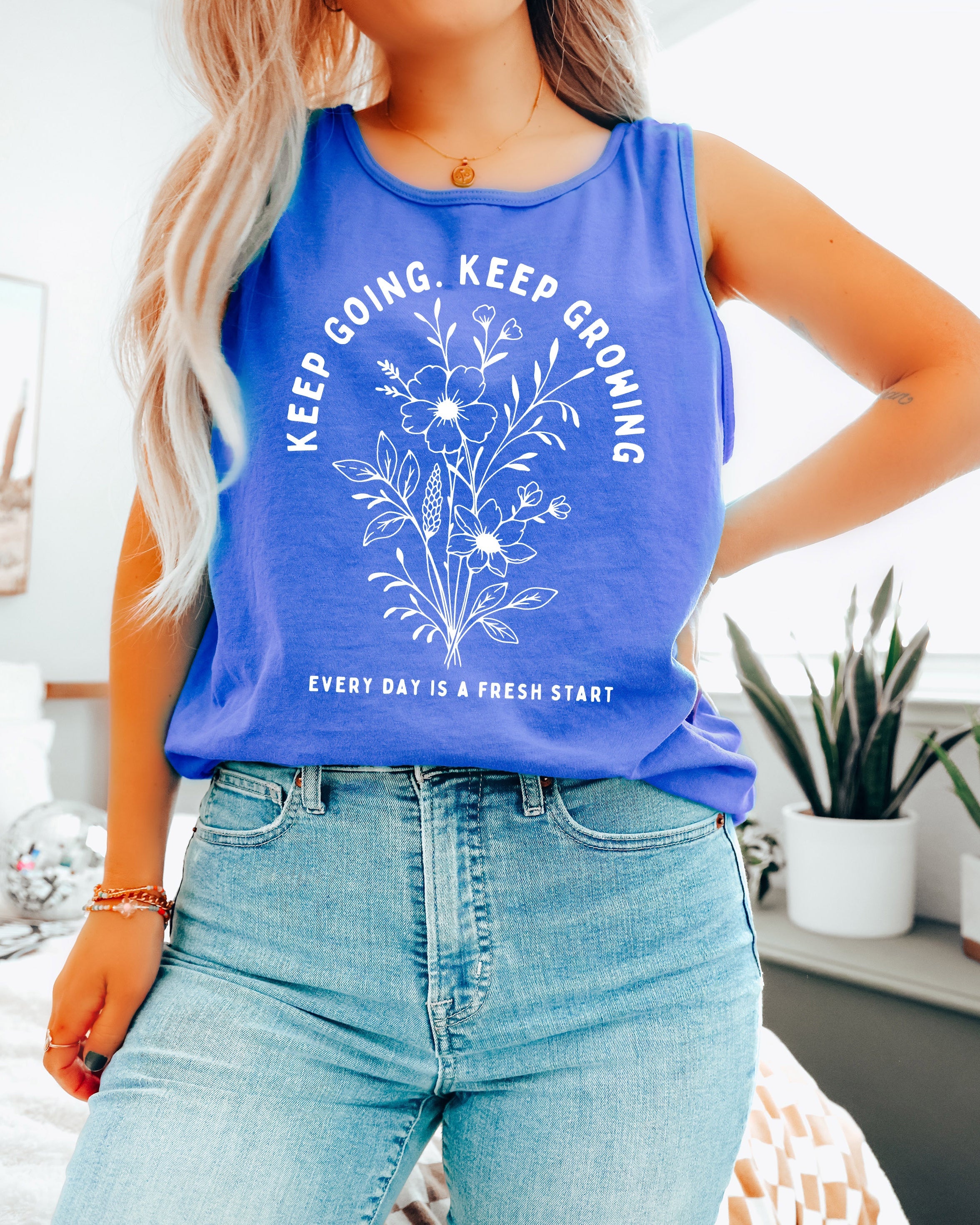 Keep going Keep Growing Flower Nature Comfort Colors Tank Top – Mountain Hiking Camping Vacation Nature Lake Beach (Copy)