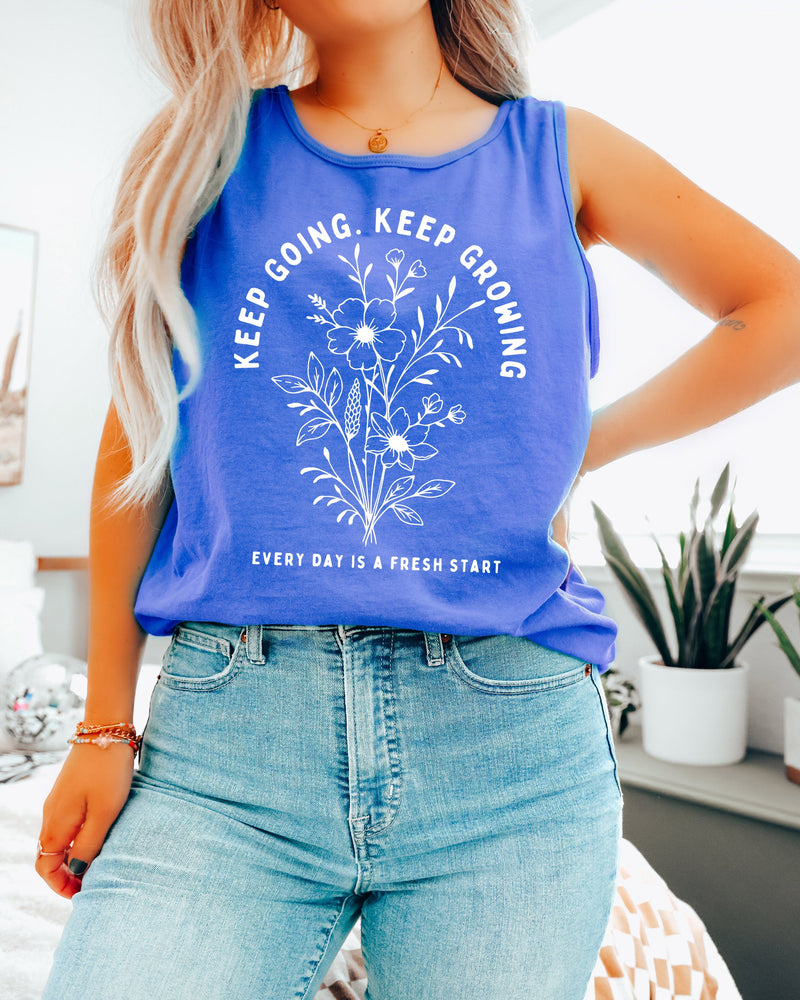 Keep going Keep Growing Flower Nature Comfort Colors Tank Top – Mountain Hiking Camping Vacation Nature Lake Beach (Copy)