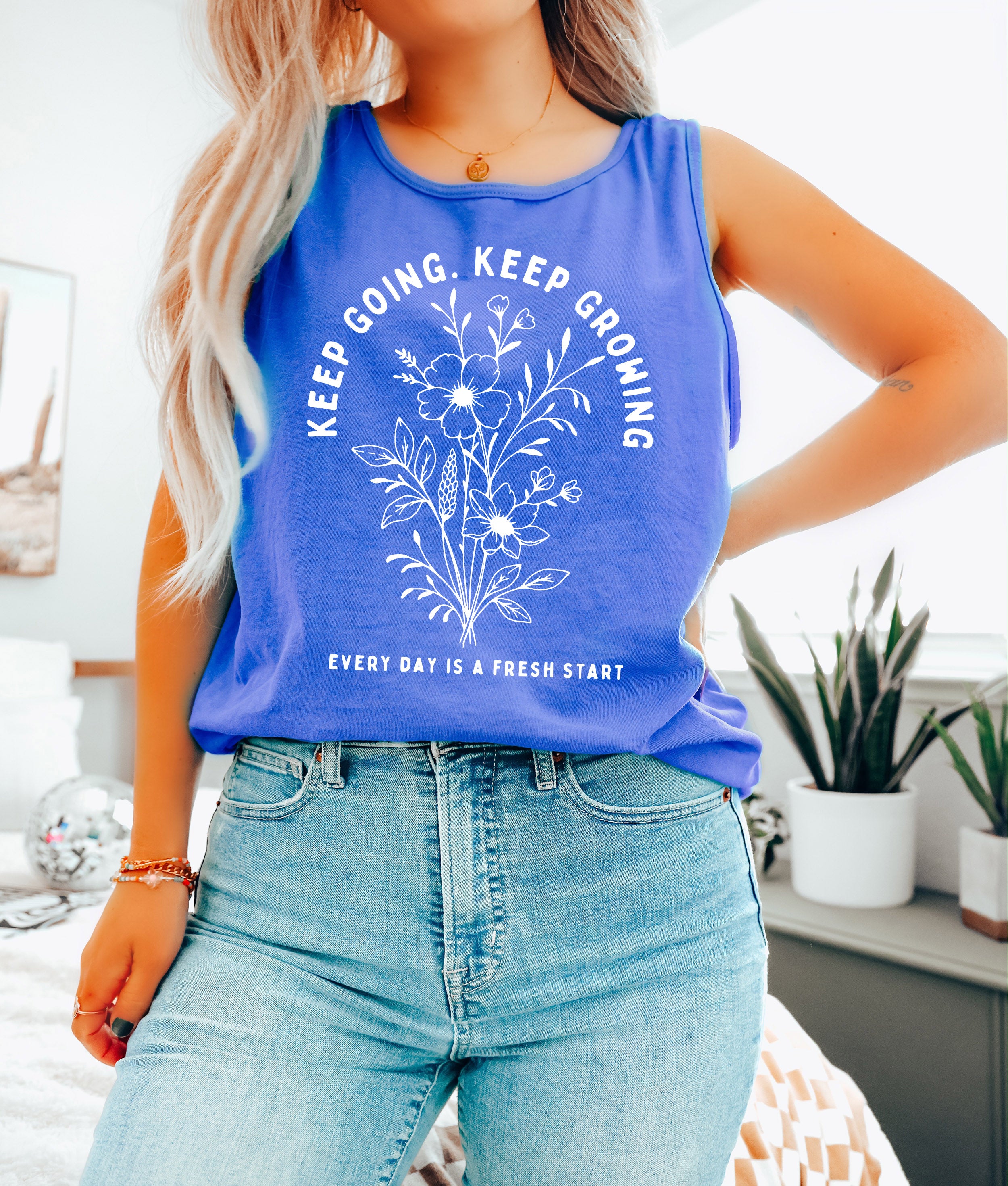 Keep going Keep Growing Flower Nature Comfort Colors Tank Top – Mountain Hiking Camping Vacation Nature Lake Beach (Copy)