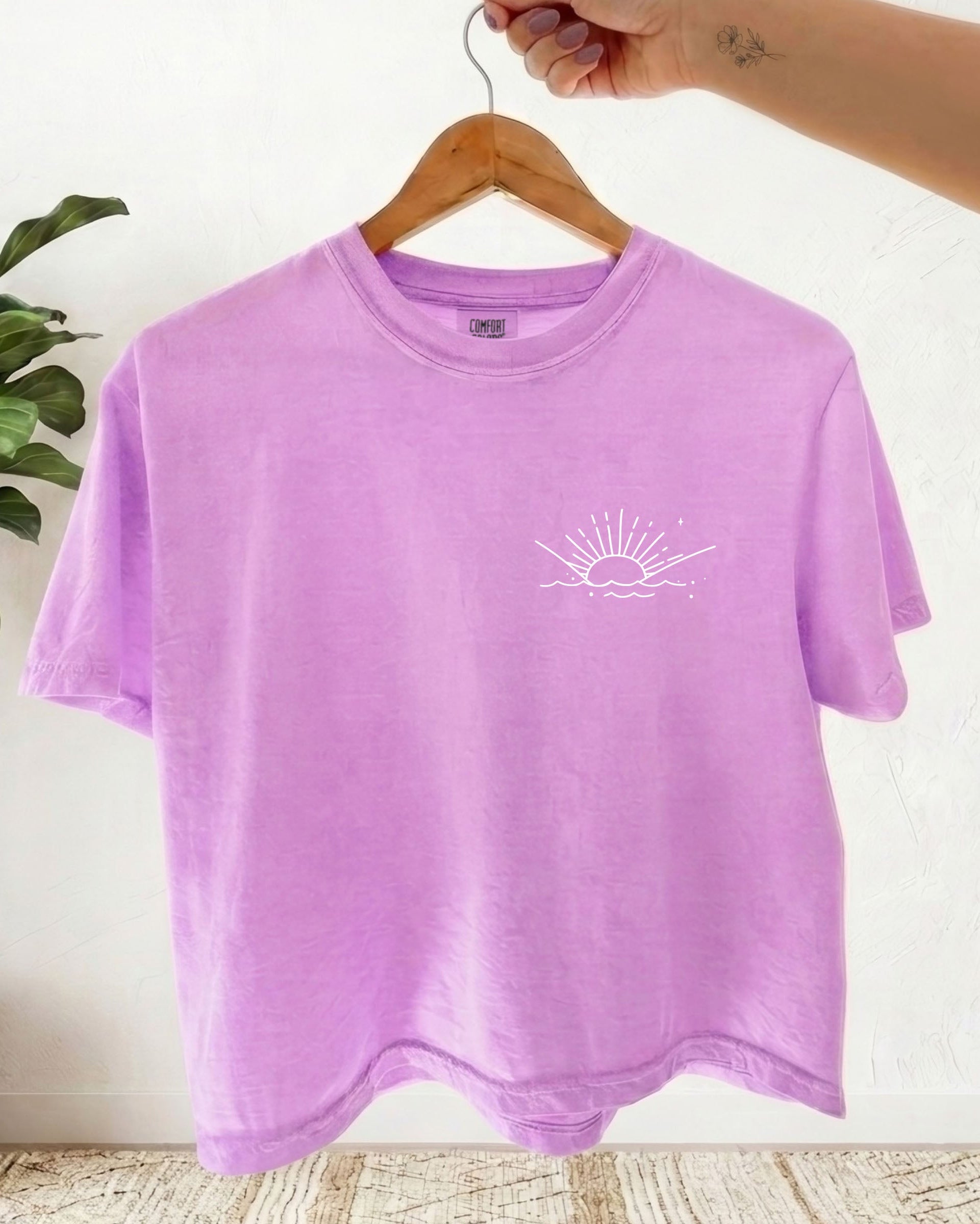 Stay Wild Garment Dyed Women’s Cropped T-Shirt – Camping Nature Hiking