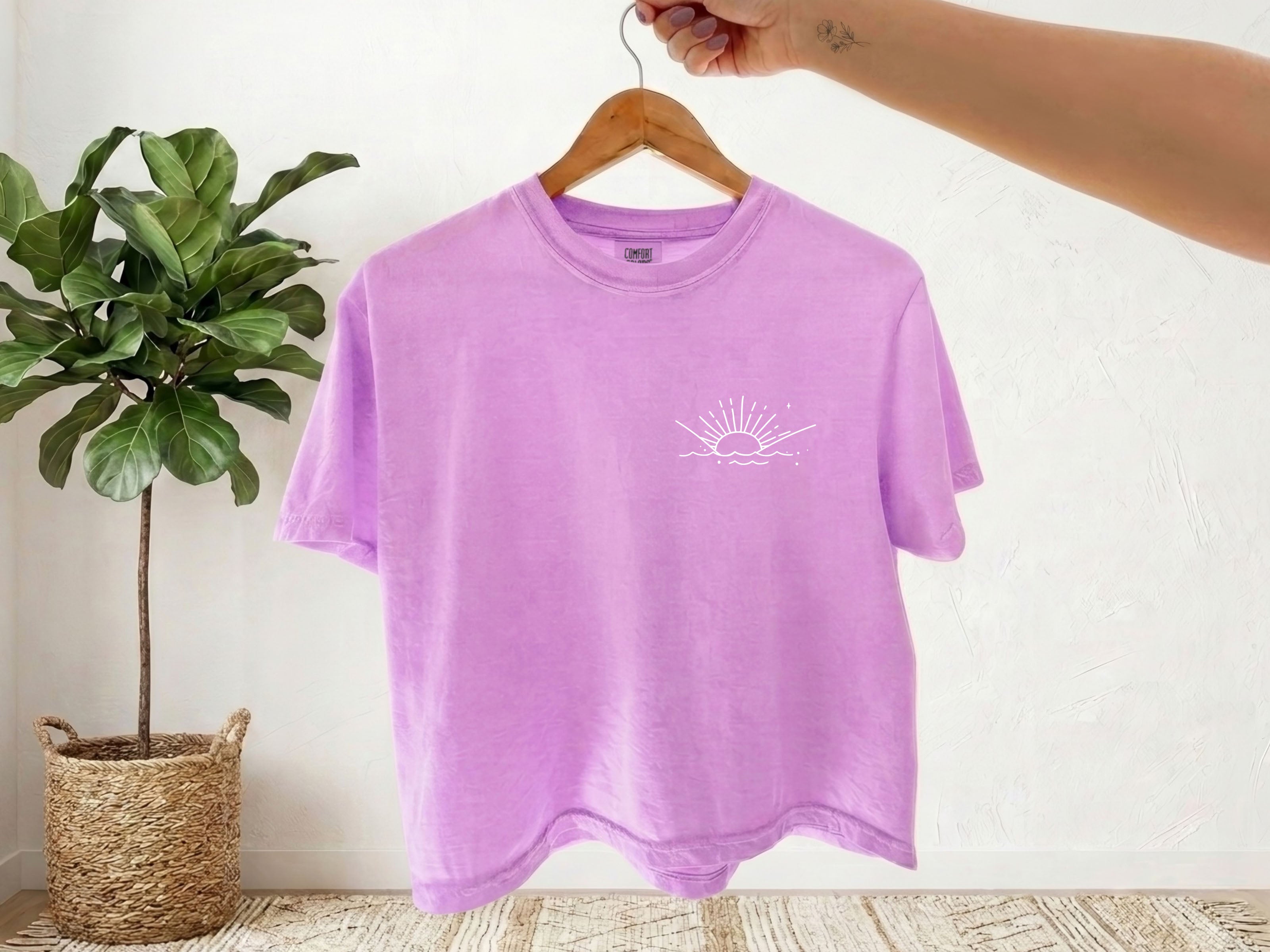 Stay Wild Garment Dyed Women’s Cropped T-Shirt – Camping Nature Hiking