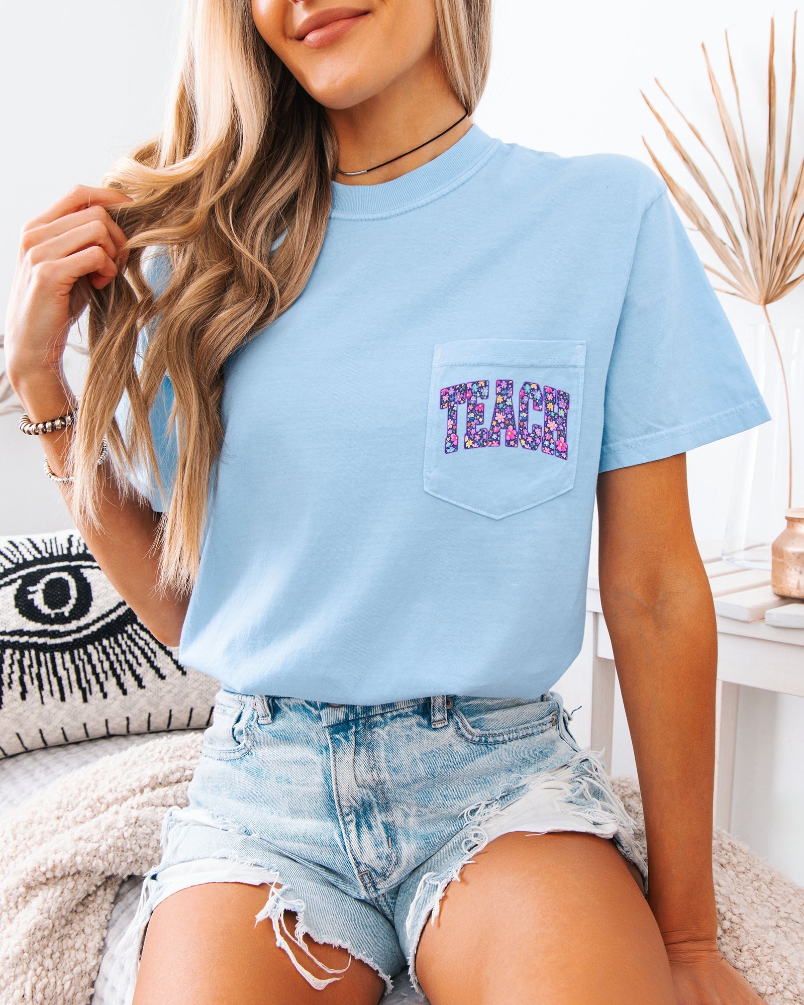 Teacher Teach back to school Comfort Colors Pocket T Shirt (Flower)
