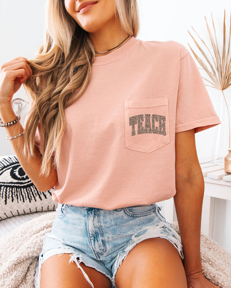 Teacher Teach back to school Comfort Colors Pocket T Shirt (Leopard)