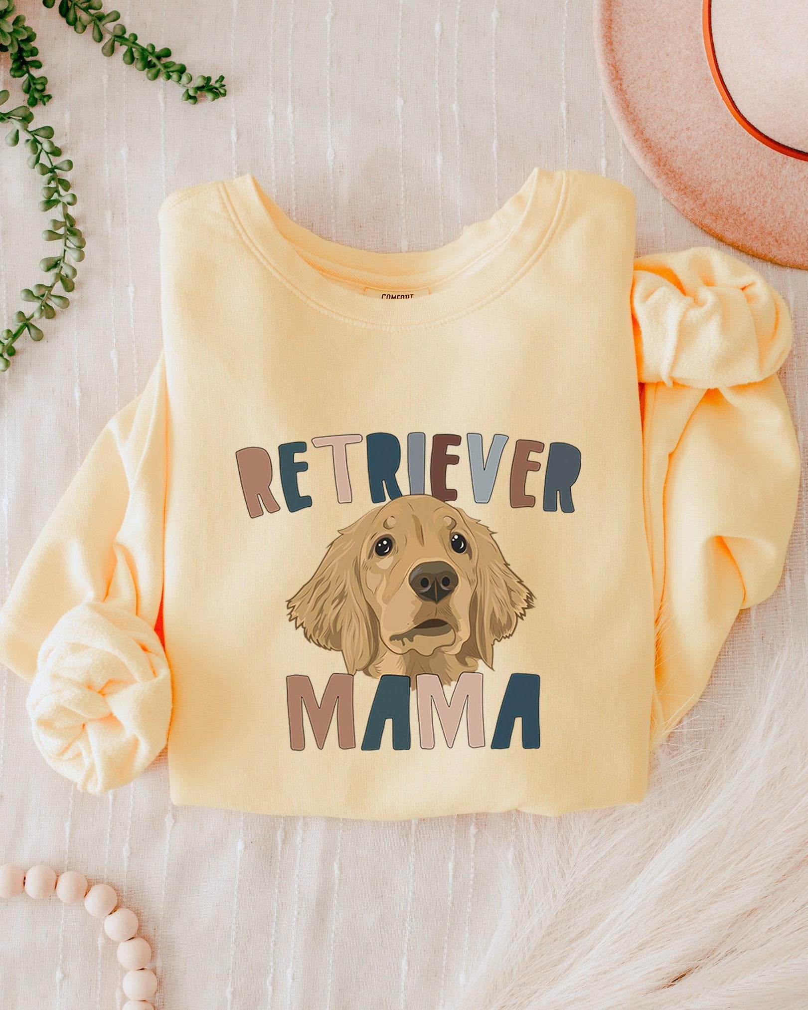 Golden Retriever Dog Mom Fall Garment Dyed Comfort Colors Sweatshirt