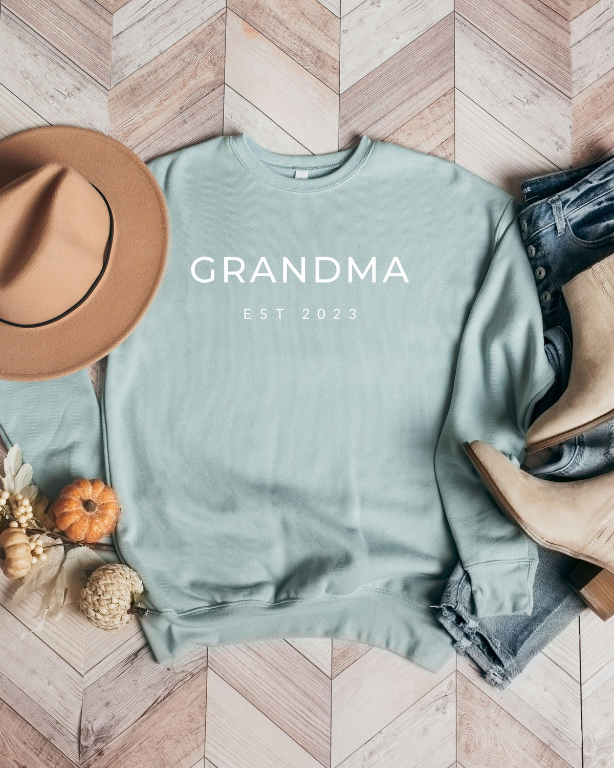 Grandma Custom Est 2024 Sponge Fleece Sweatshirt (Mont font)