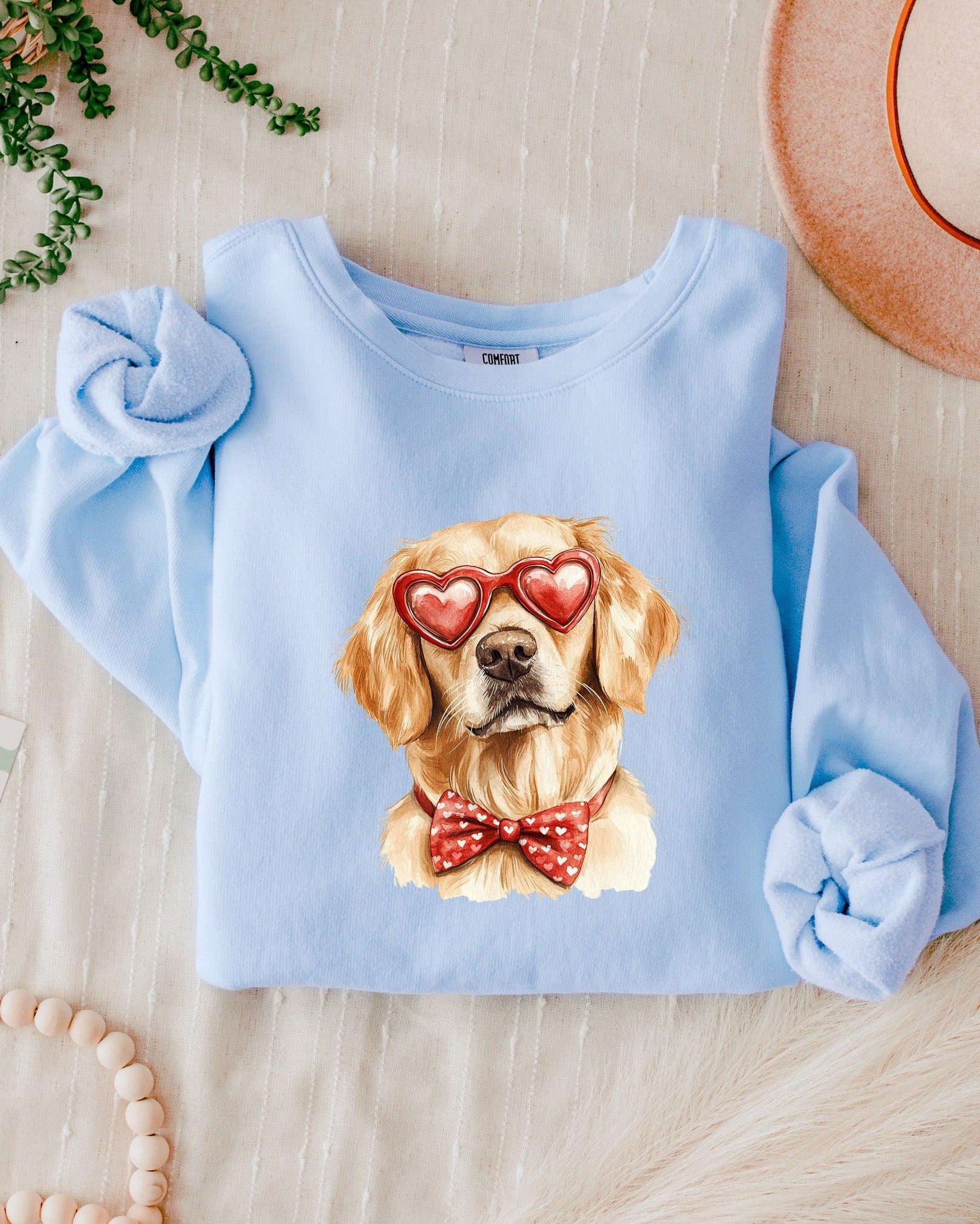 Golden Retriever Dog Mom Garment Dyed Comfort Colors Sweatshirt (Valentine's Day)