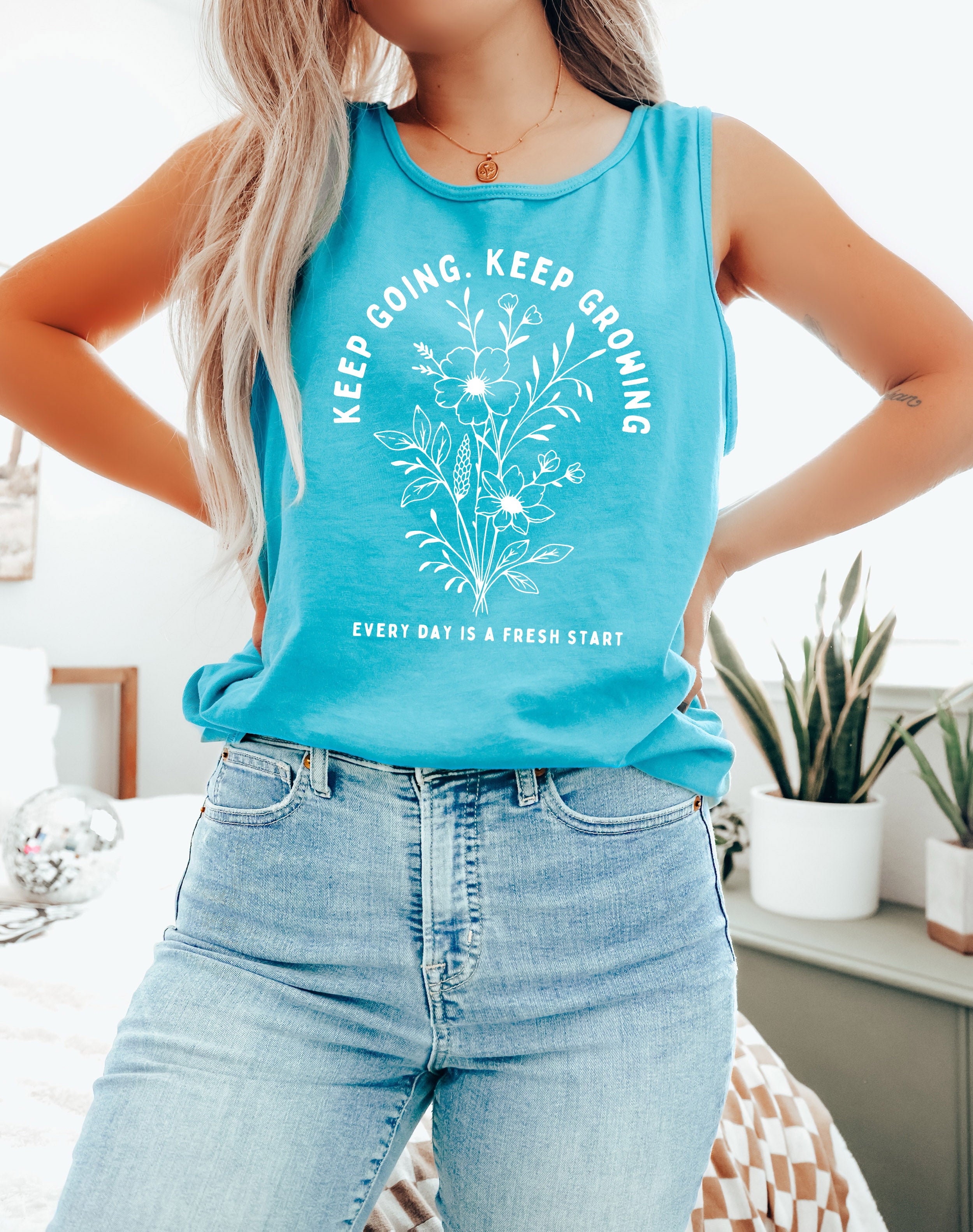 Keep going Keep Growing Flower Nature Comfort Colors Tank Top – Mountain Hiking Camping Vacation Nature Lake Beach (Copy)