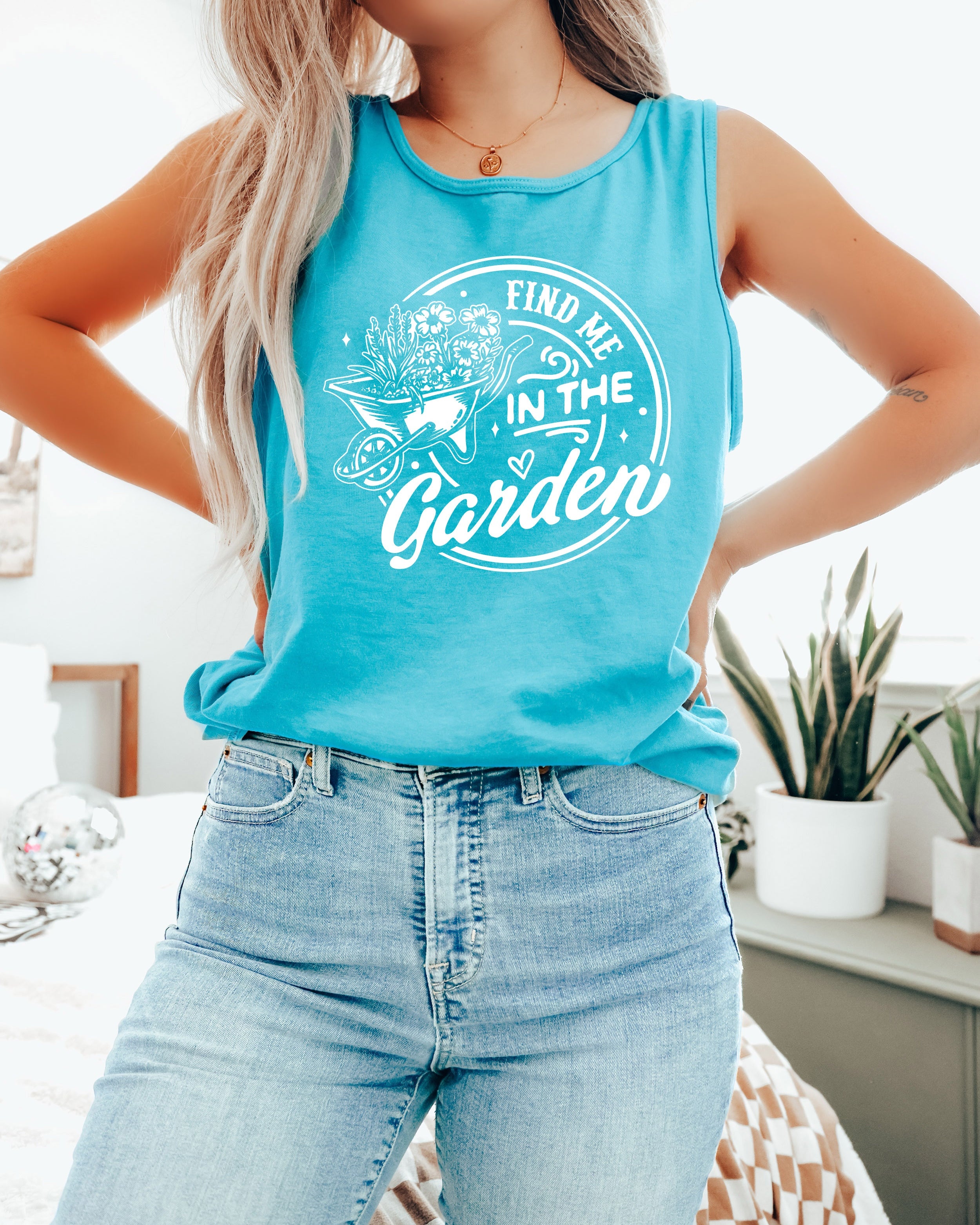 Find me in the Garden Comfort Colors Tank Top – Mountain Hiking Camping Vacation Nature Lake Beach Graphic (Copy)