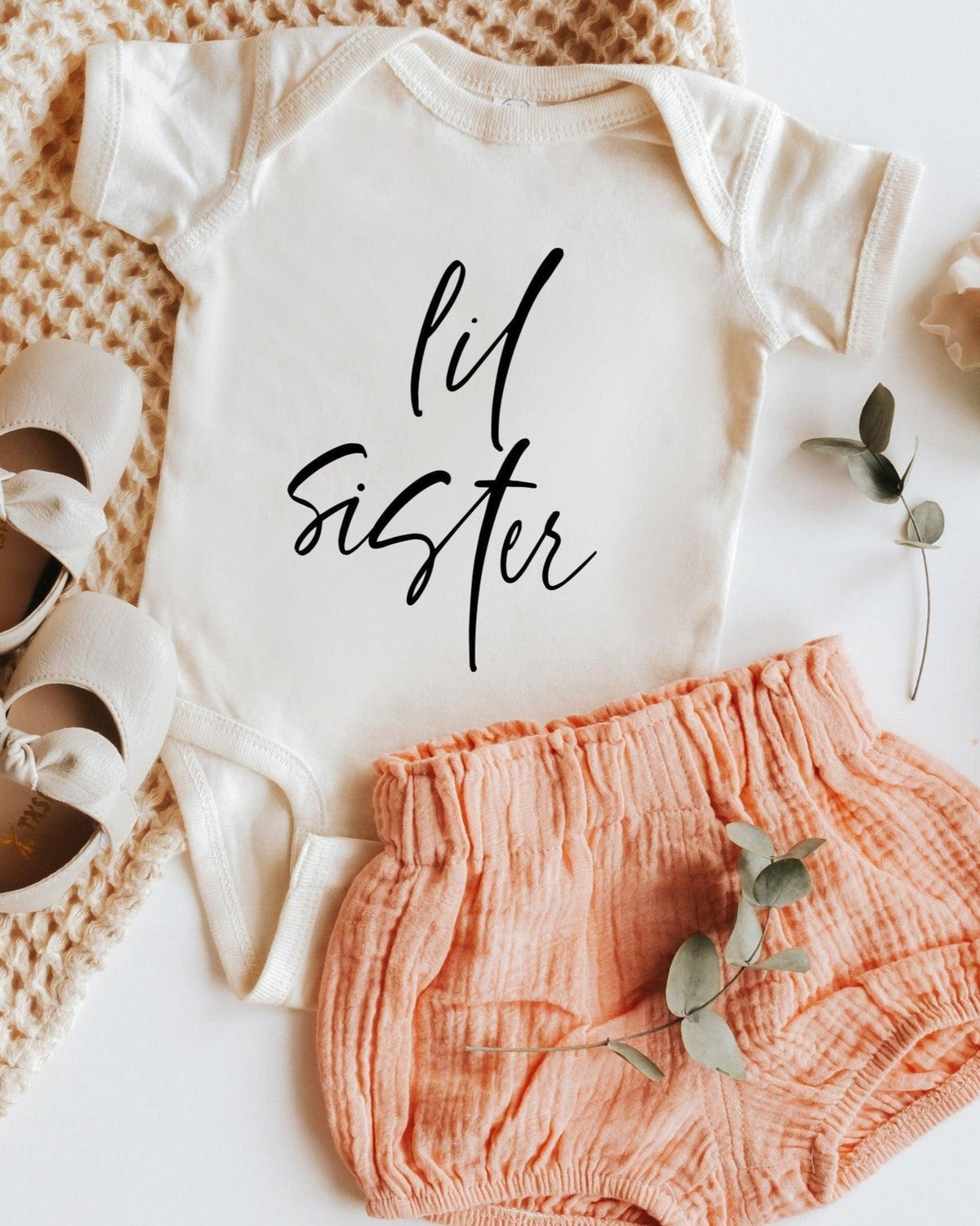 Lil sister baby Onesie (Cursive 2) - Pregnancy Announcement Sibling shirts, Lil sis, Little sister
