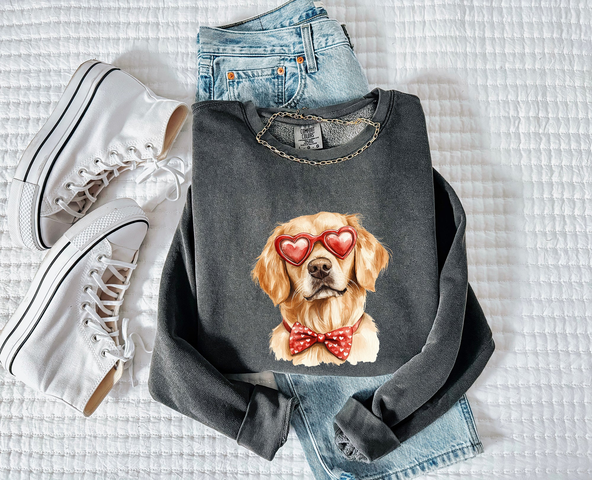 Golden Retriever Dog Mom Garment Dyed Comfort Colors Sweatshirt (Valentine's Day)