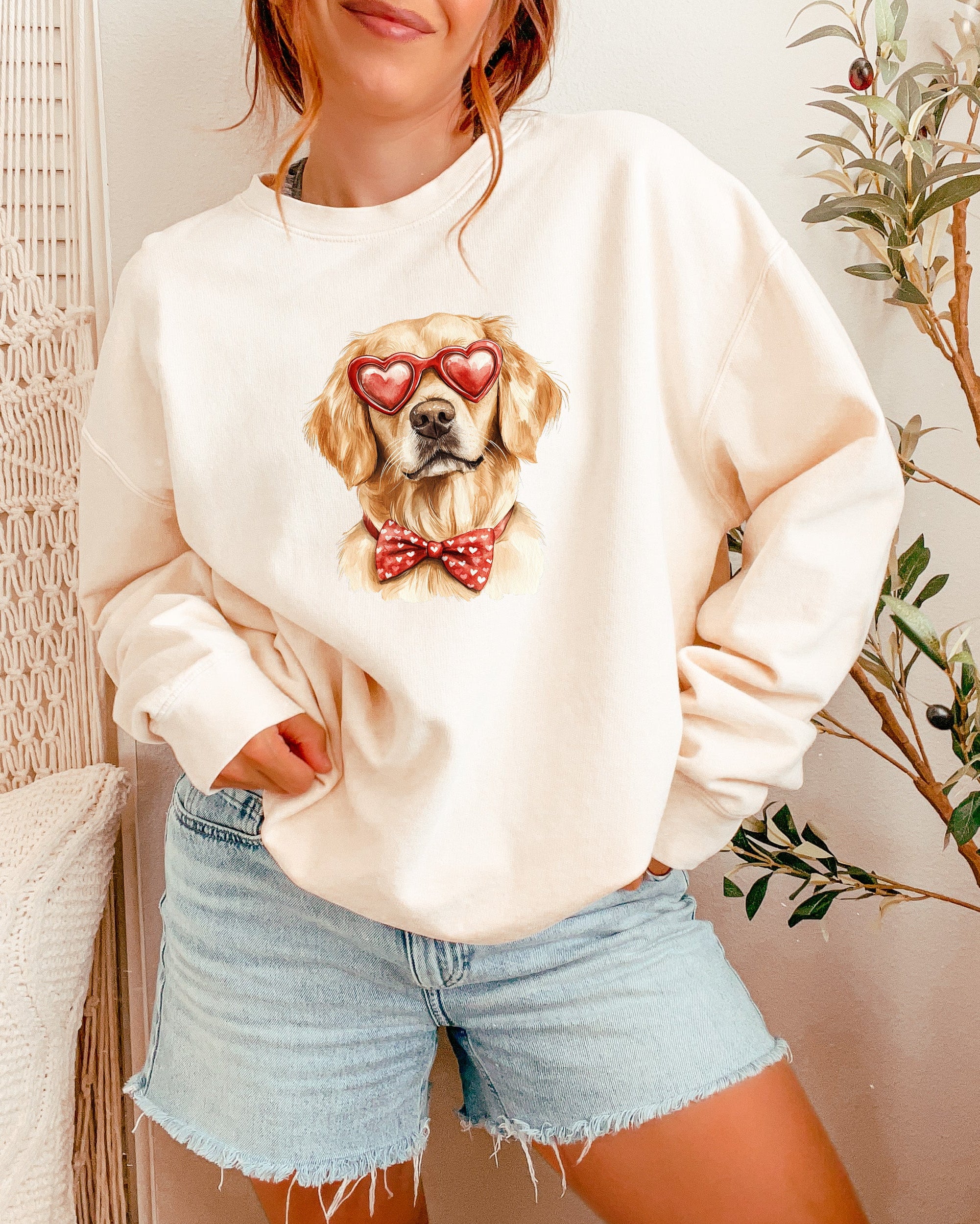 Golden Retriever Dog Mom Garment Dyed Comfort Colors Sweatshirt (Valentine's Day)