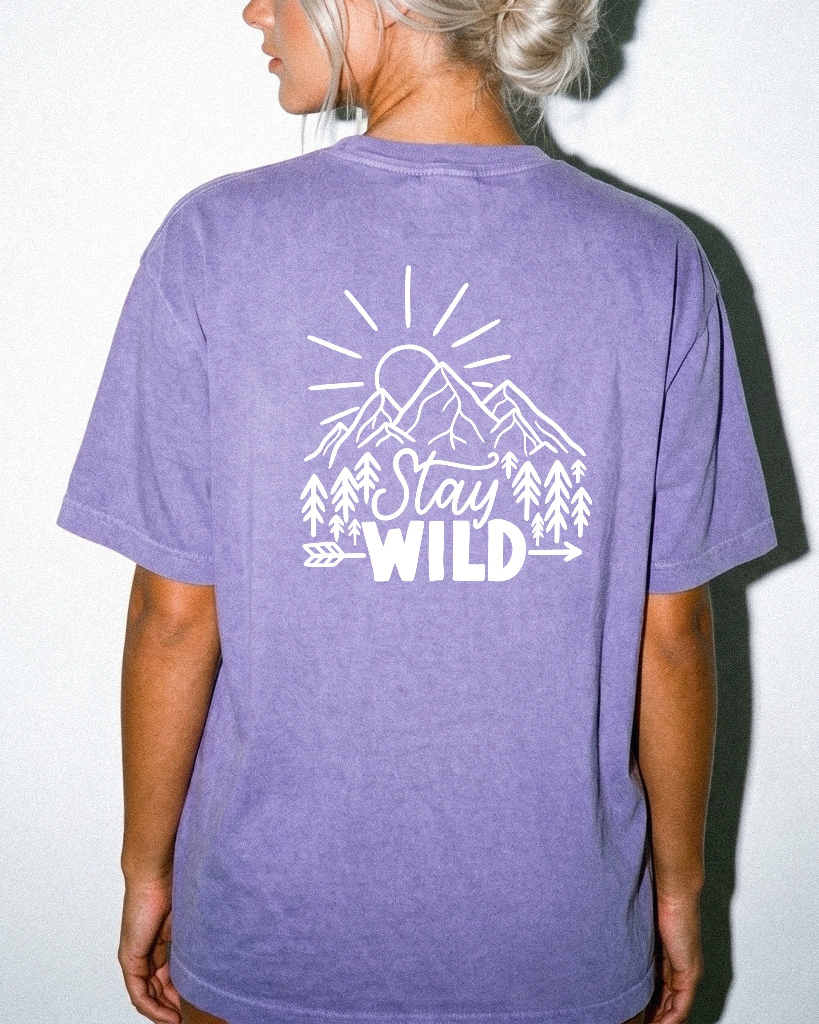 Stay Wild Sun Lake Comfort Colors Pocket T-Shirt – Nature Camping Outdoor Graphic Tee