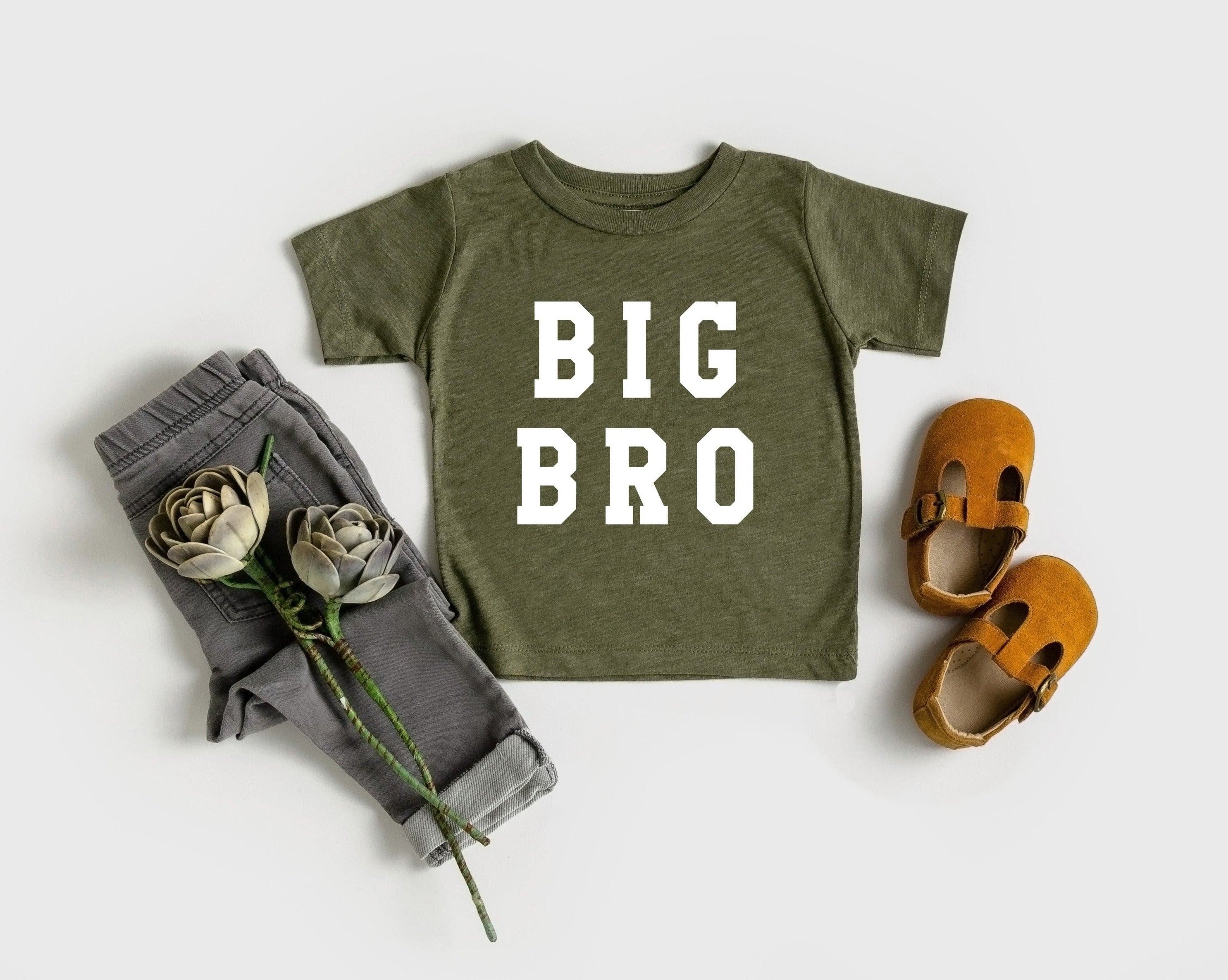 Big bro Baby and Toddler T-Shirt | Big brother Pregnancy announcement Sibling Shirt (Block)