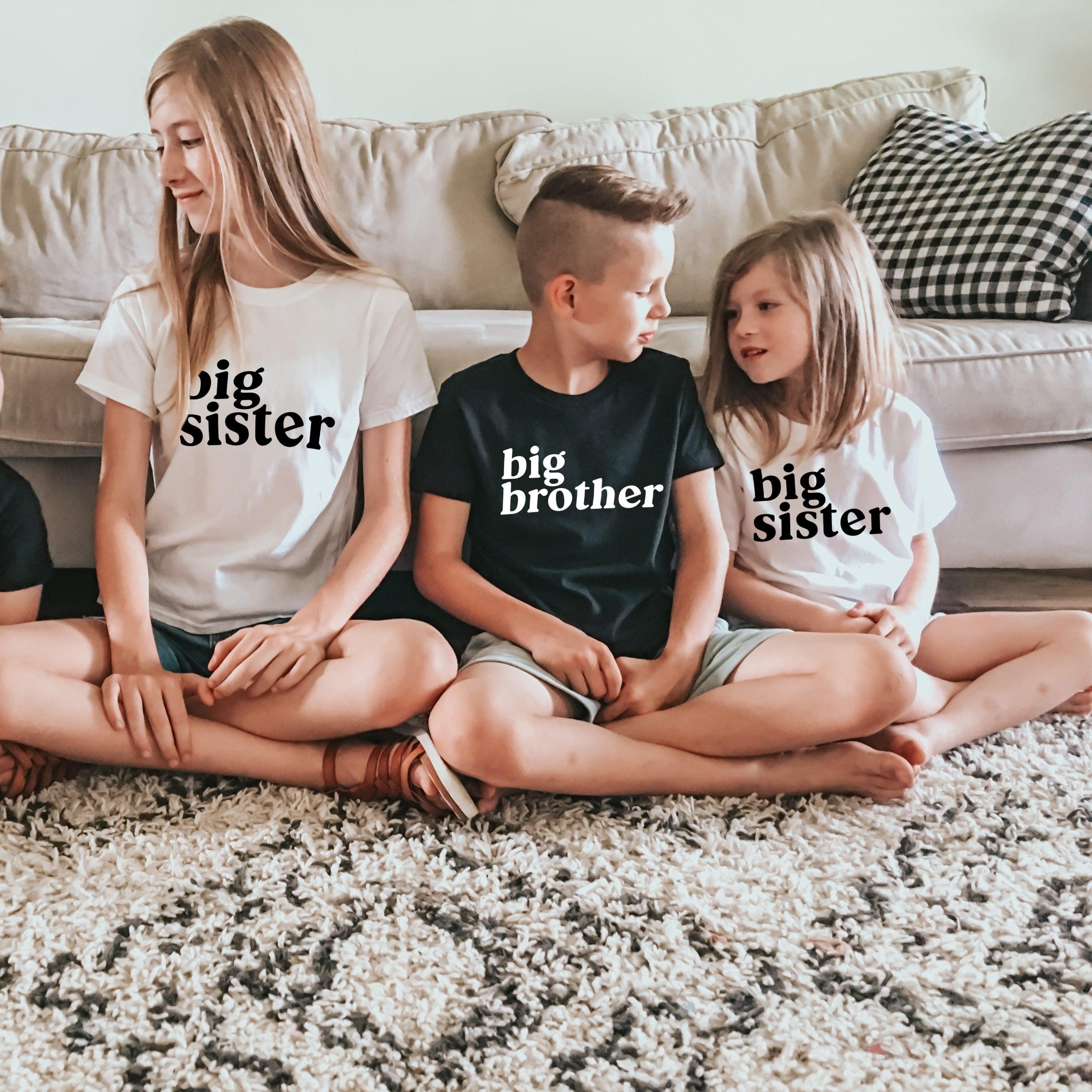 Big sister Baby and Toddler T-Shirt | Sibling Shirt (Serif)