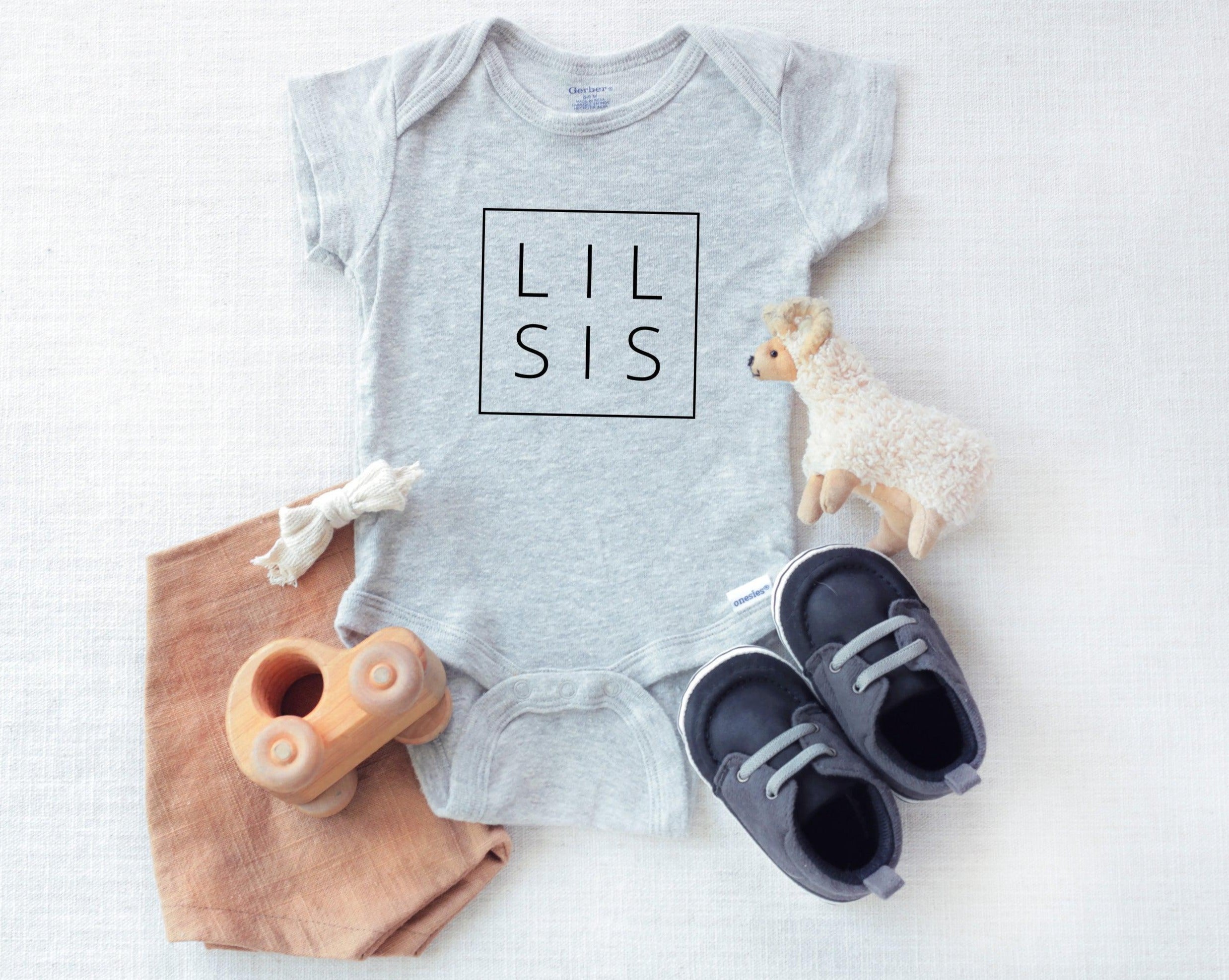 Lil Sis baby Onesie - Pregnancy Announcement Sibling shirts