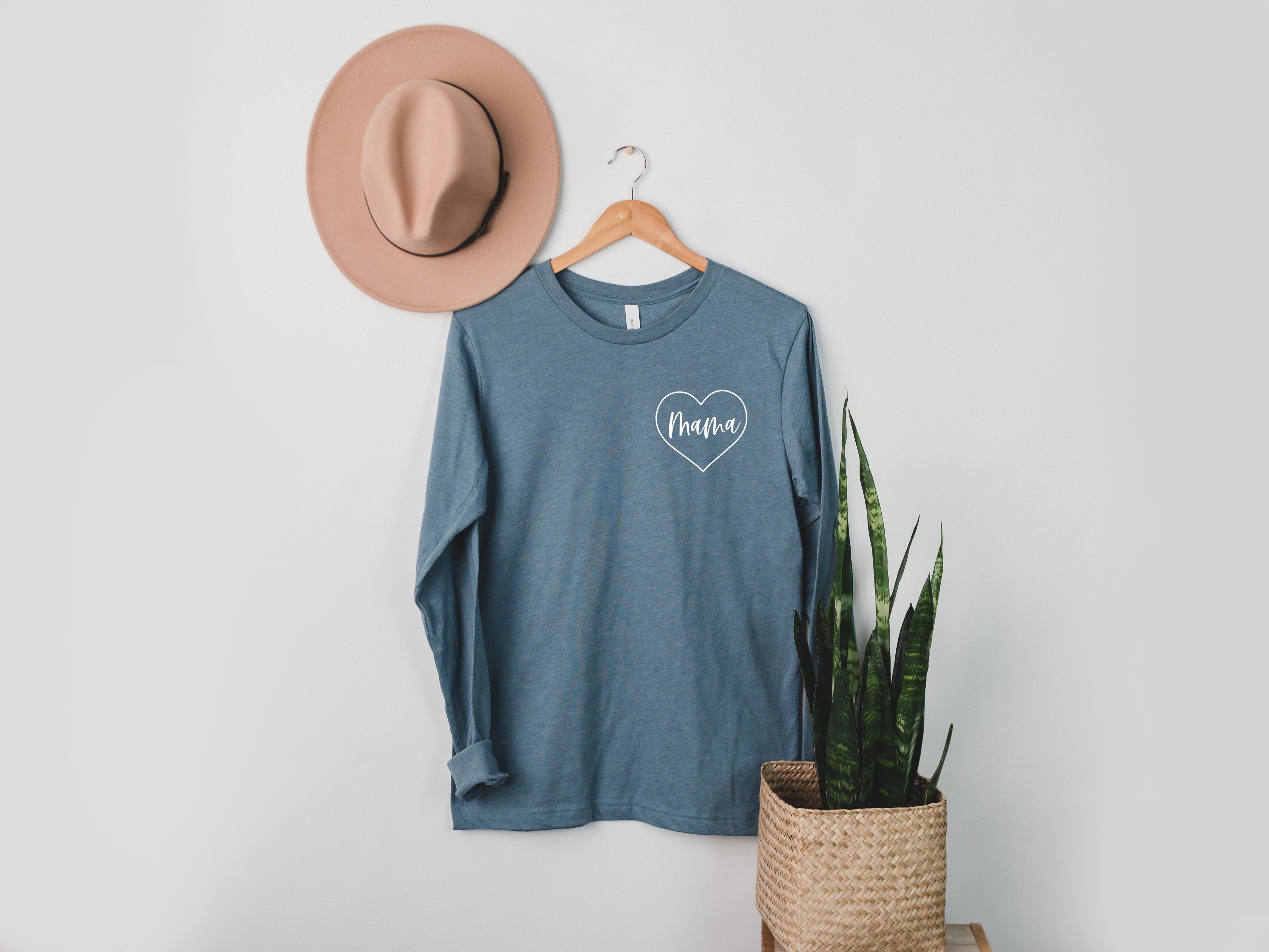 Mama Long Sleeve Tshirt (Heart Around)