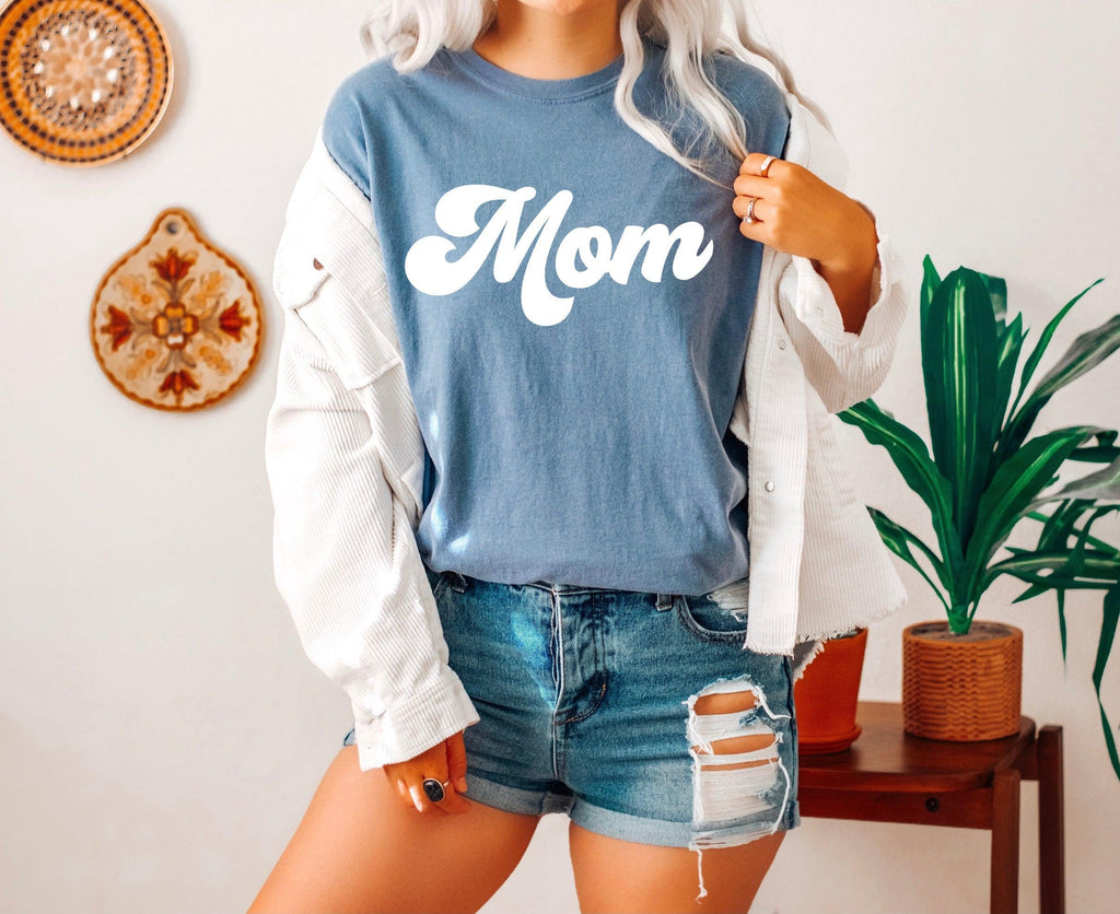 Mom Comfort Colors T Shirt (Groovy)