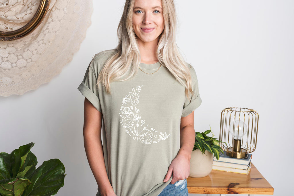 The Crescent moon made of flowers Nature Comfort Colors T Shirt